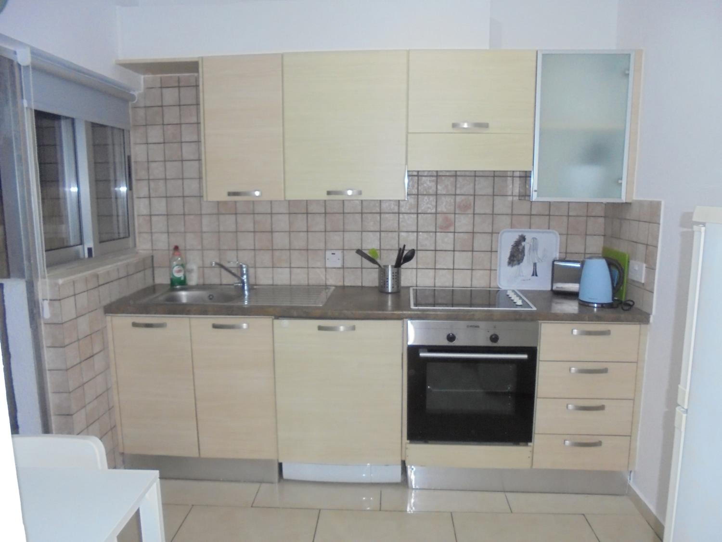 Delphi Court - large 1 bed -sleeps 4, Near sea/beach - free wifi
