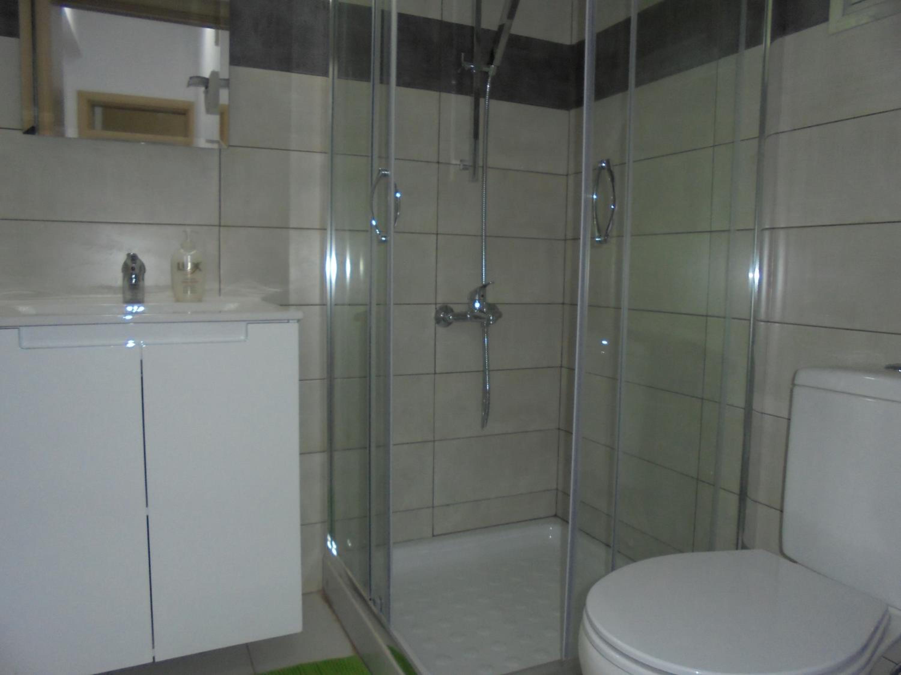 Delphi Court - large 1 bed -sleeps 4, Near sea/beach - free wifi