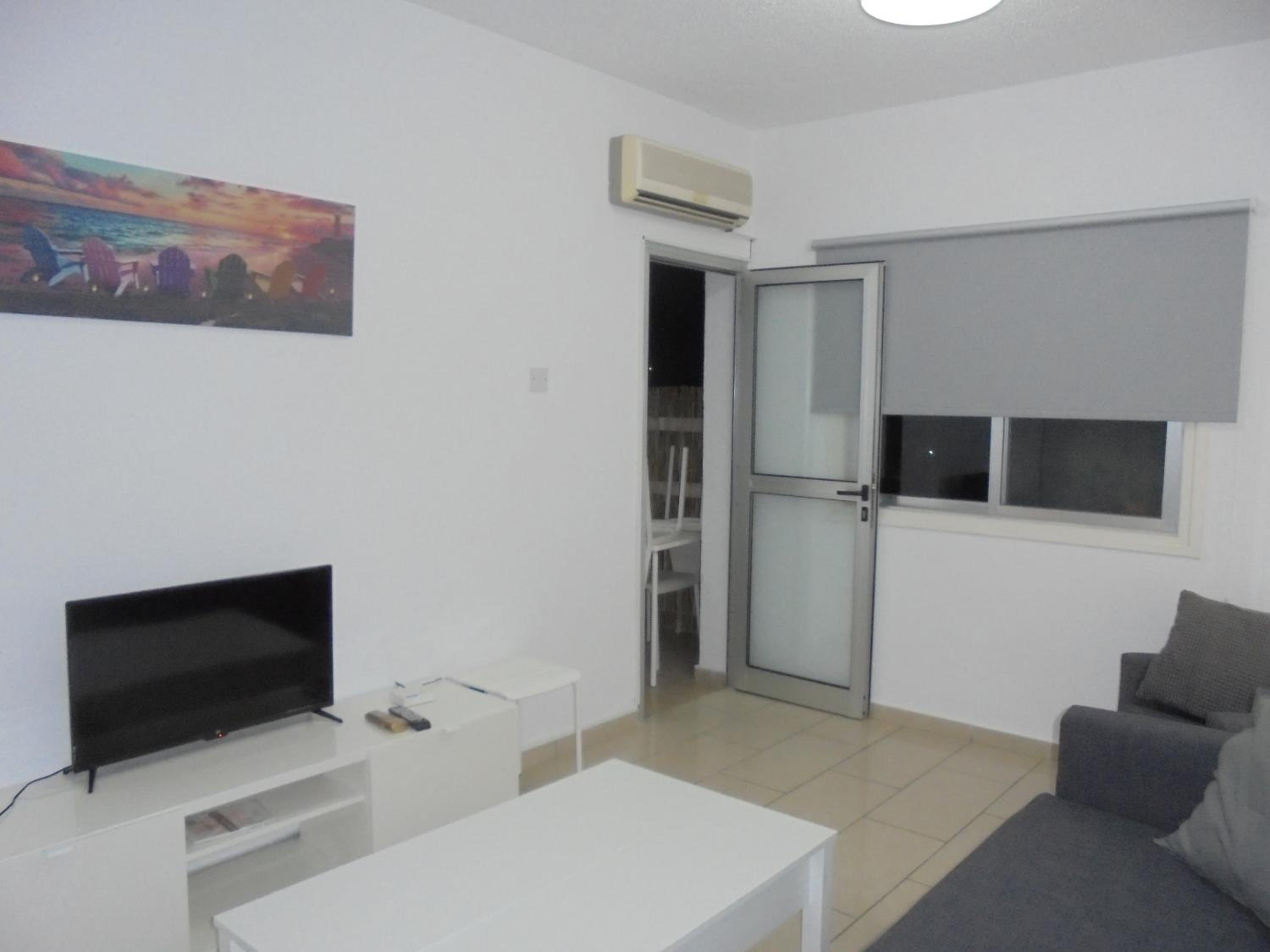 Delphi Court - large 1 bed -sleeps 4, Near sea/beach - free wifi