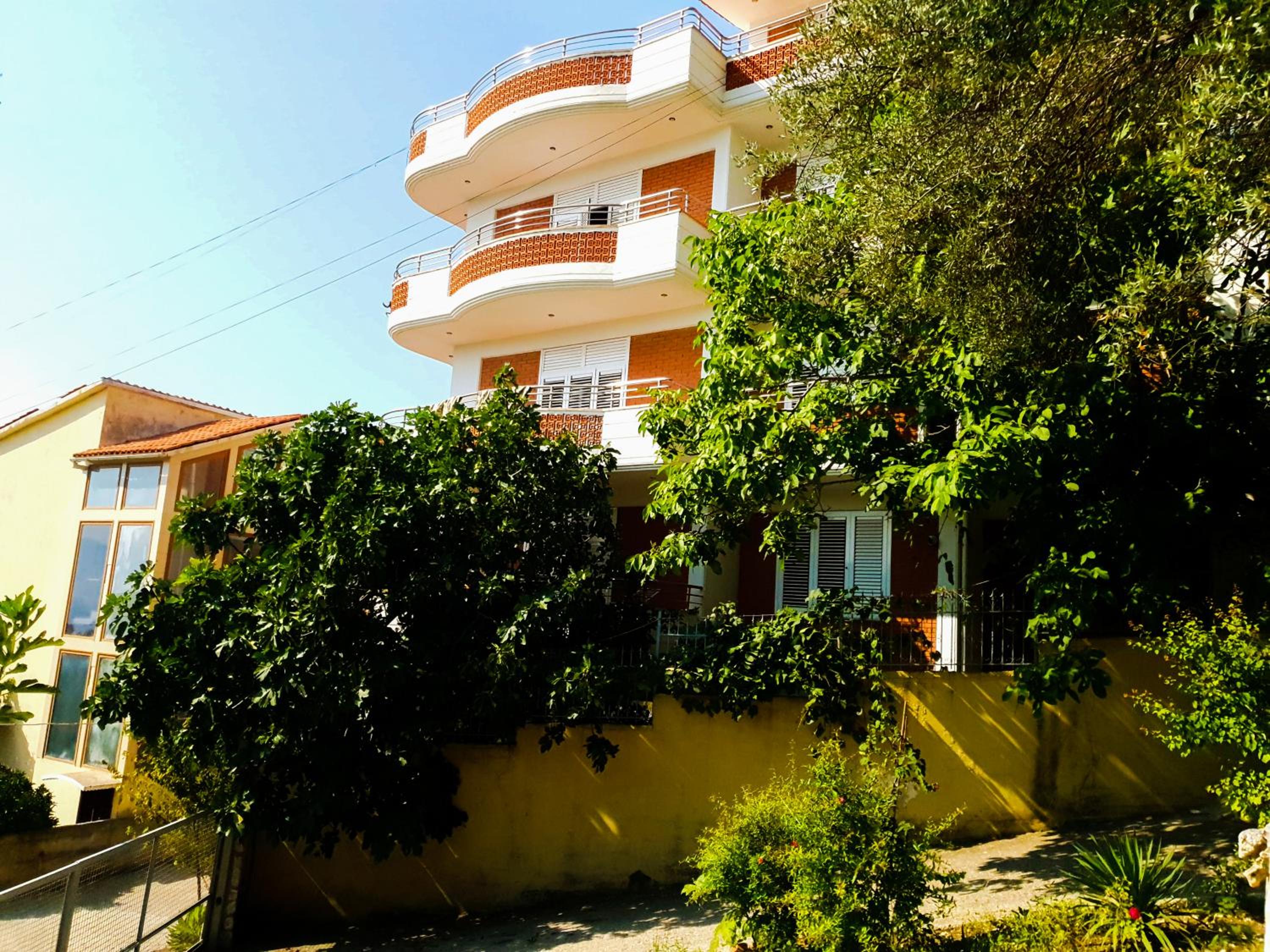 Lux Apartments