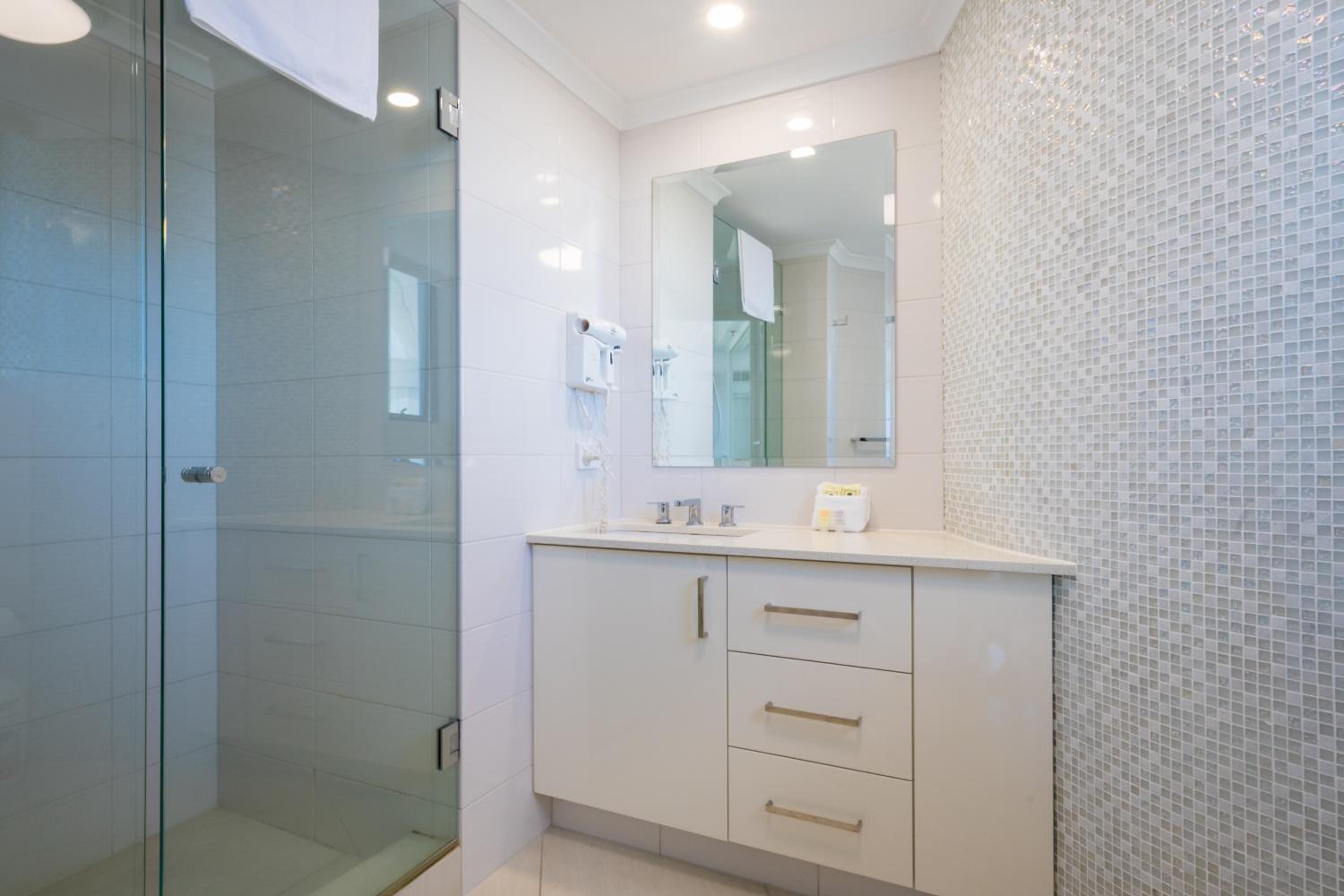 Aegean Apartments Surfers Paradise