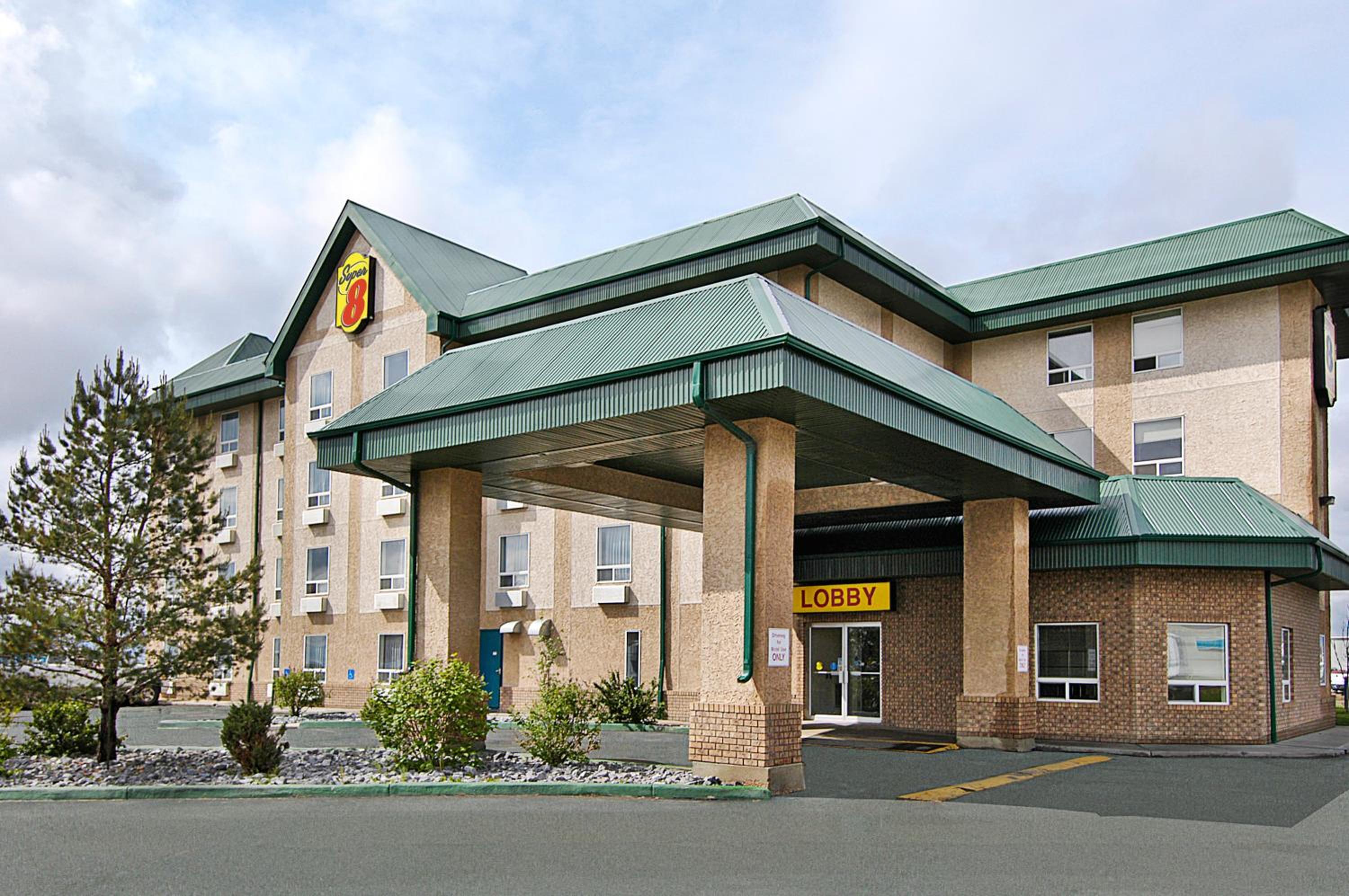 Leduc Vacations - Super 8 by Wyndham Edmonton International Airport - Property Image 1