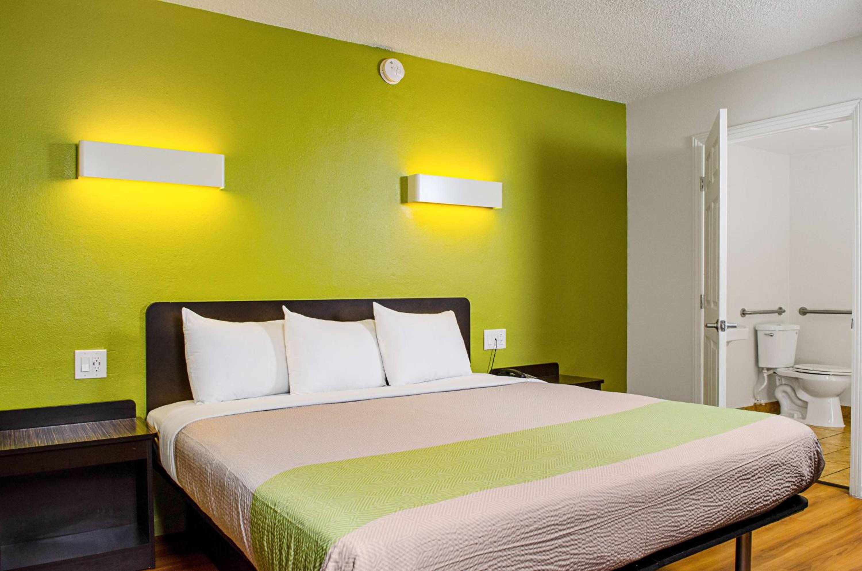 Modesto Vacations - Motel 6-Modesto, CA - Downtown - Property Image 17