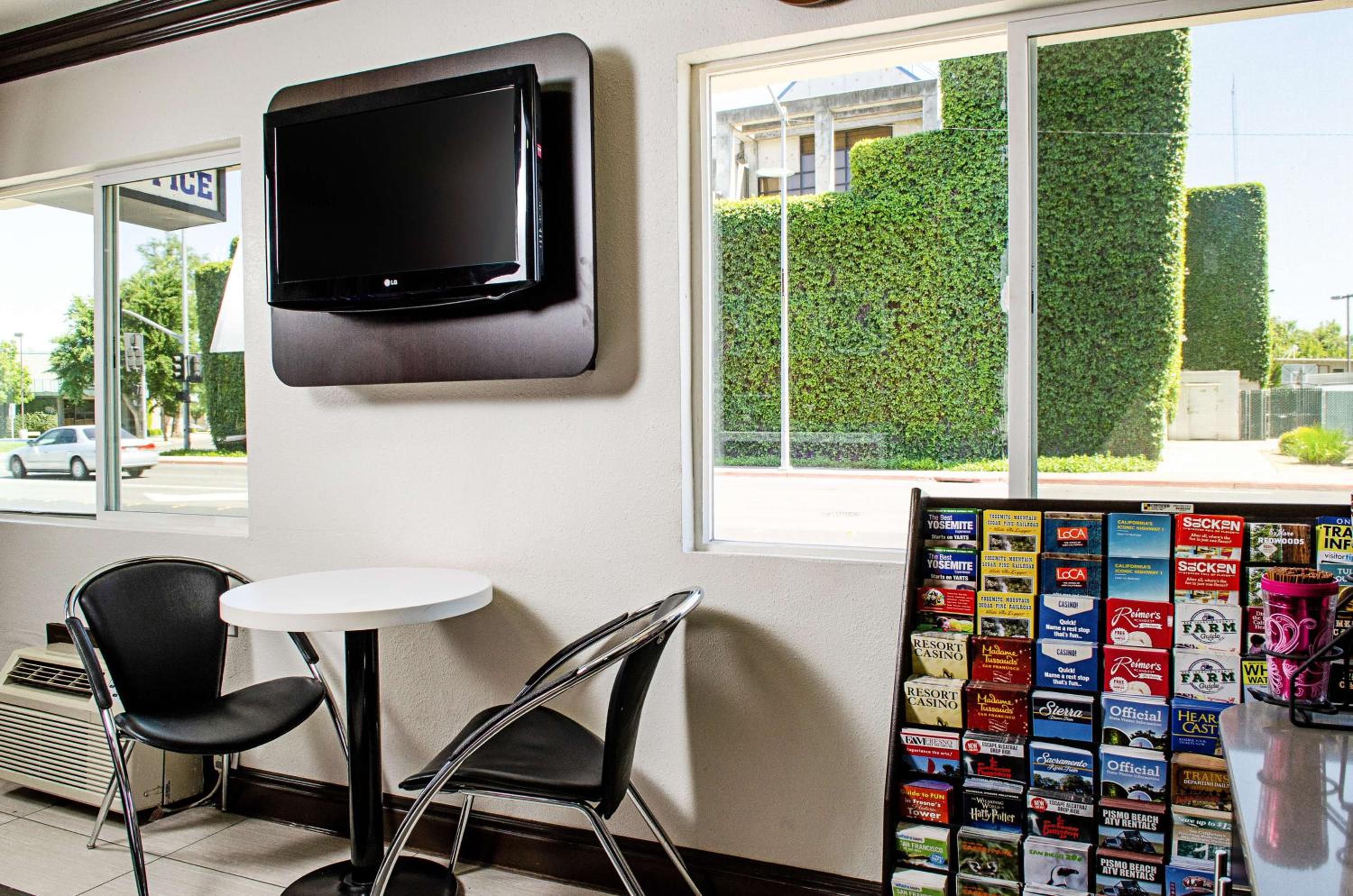 Modesto Vacations - Motel 6-Modesto, CA - Downtown - Property Image 7