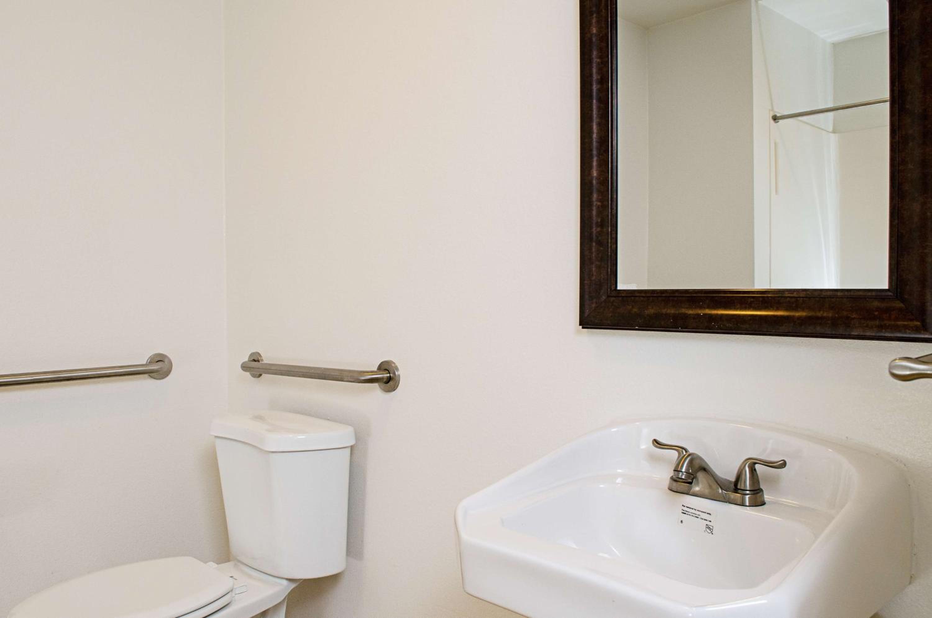 Modesto Vacations - Motel 6-Modesto, CA - Downtown - Property Image 13