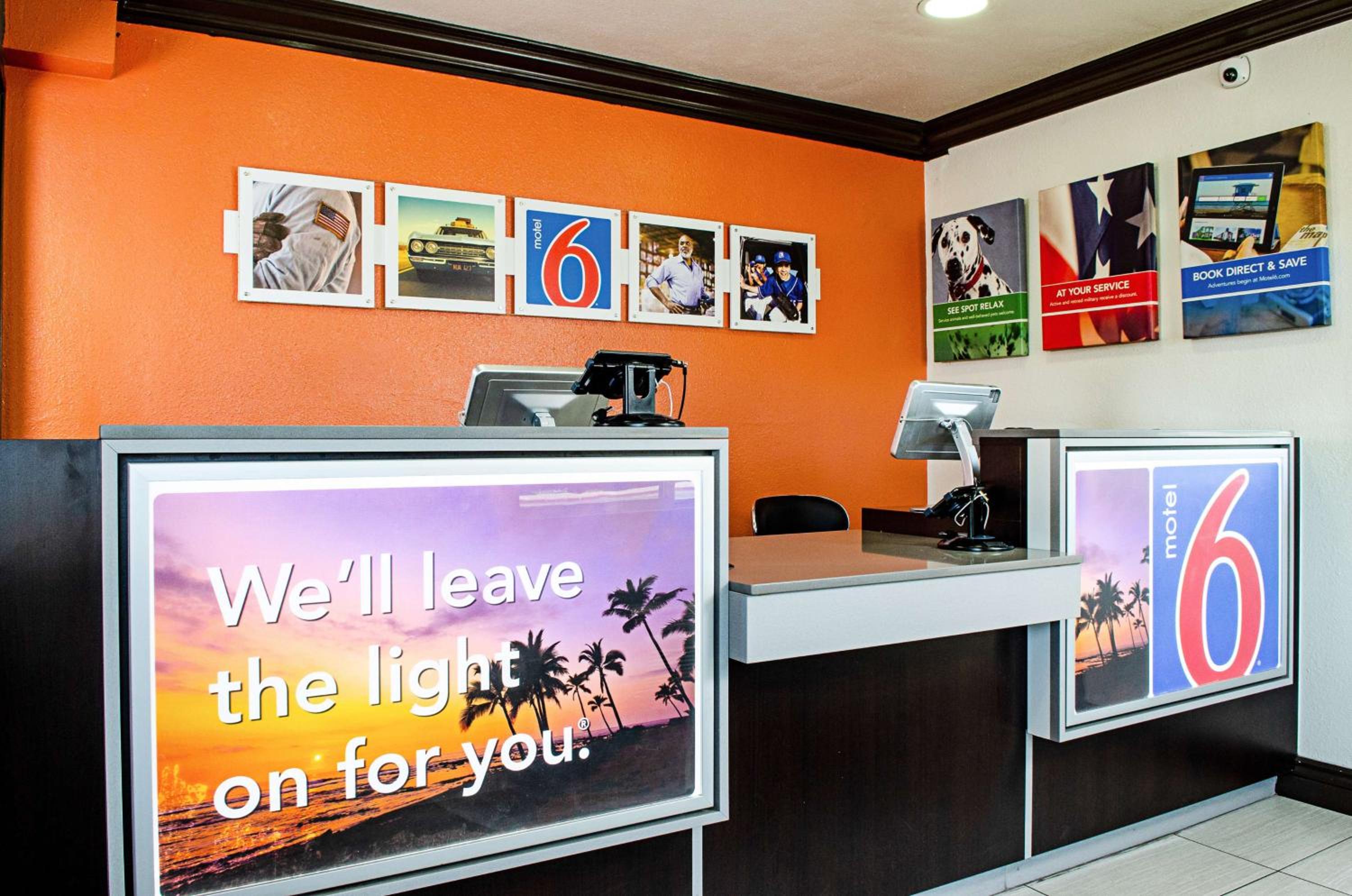 Modesto Vacations - Motel 6-Modesto, CA - Downtown - Property Image 8
