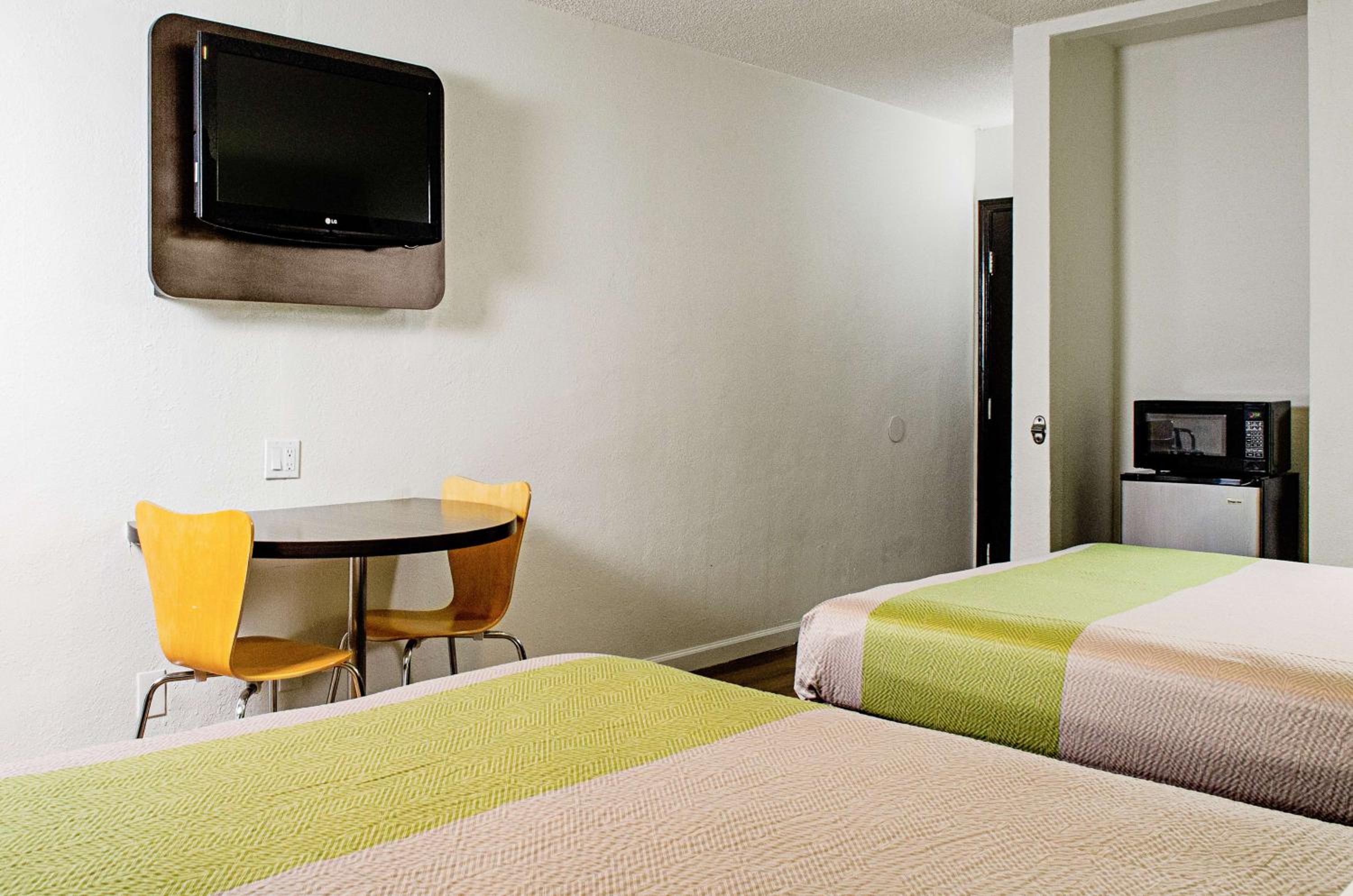 Modesto Vacations - Motel 6-Modesto, CA - Downtown - Property Image 25