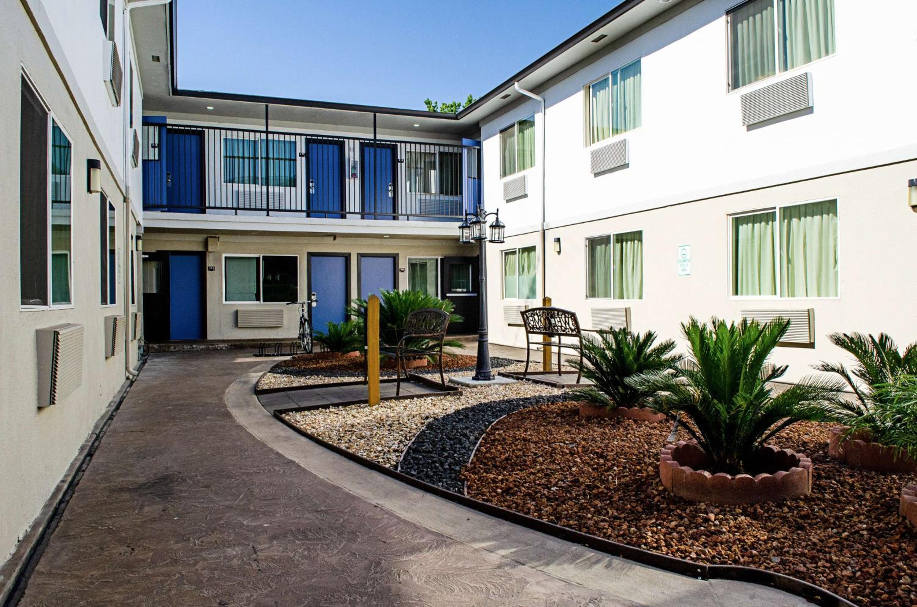 Modesto Vacations - Motel 6-Modesto, CA - Downtown - Property Image 28