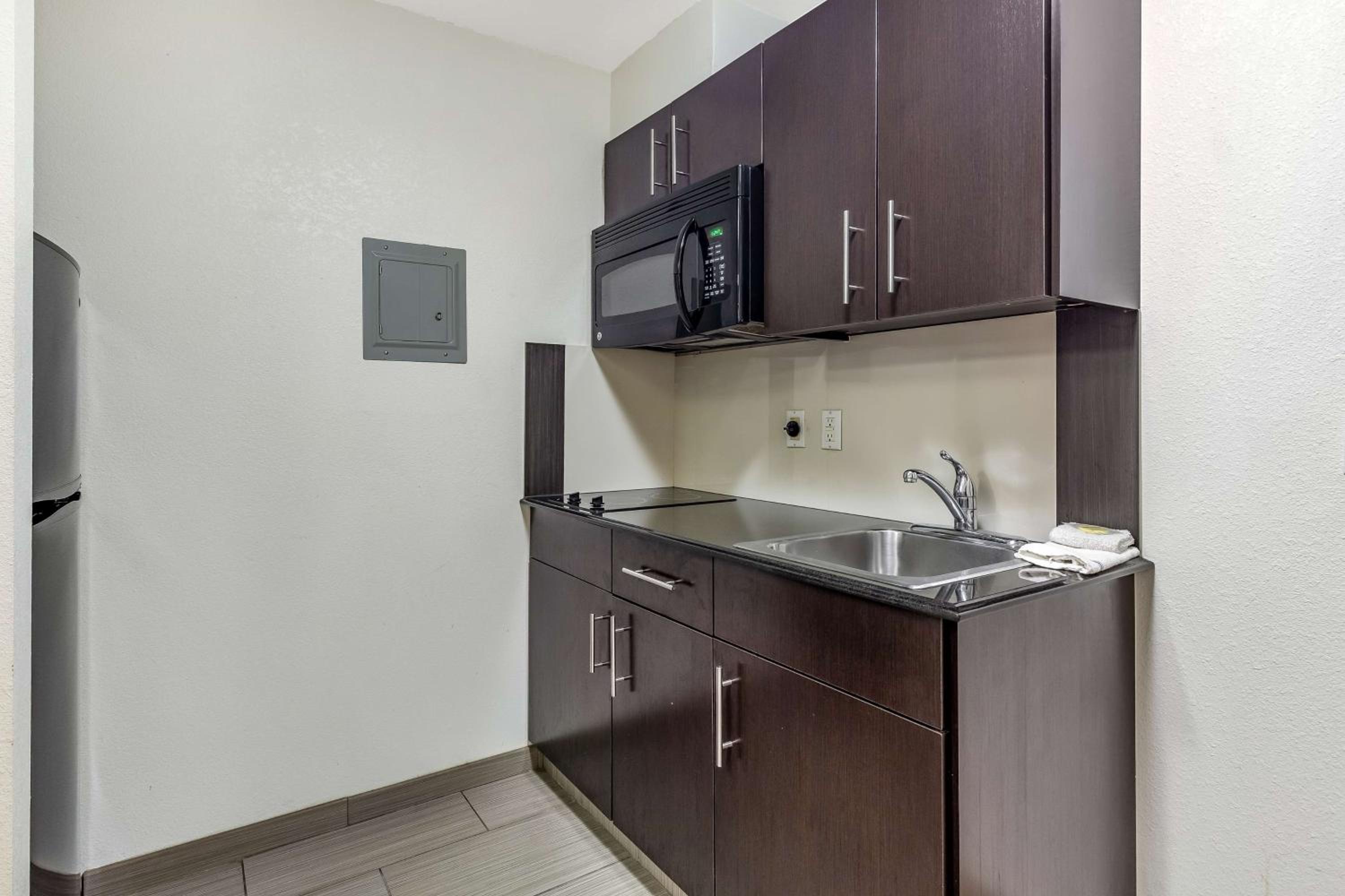 Studio 6-Orange, TX
