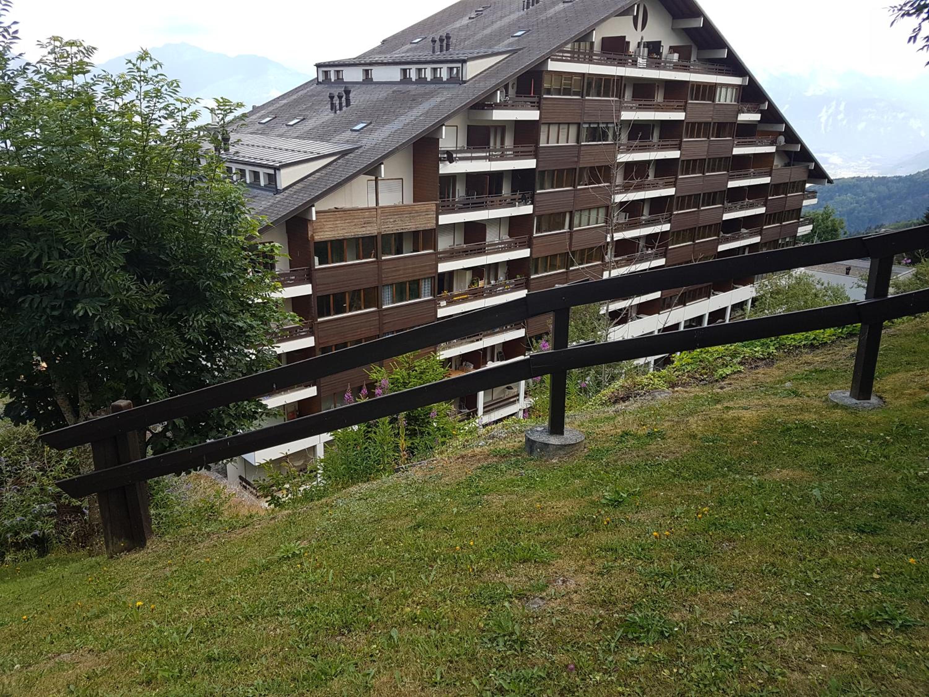 Photo 10