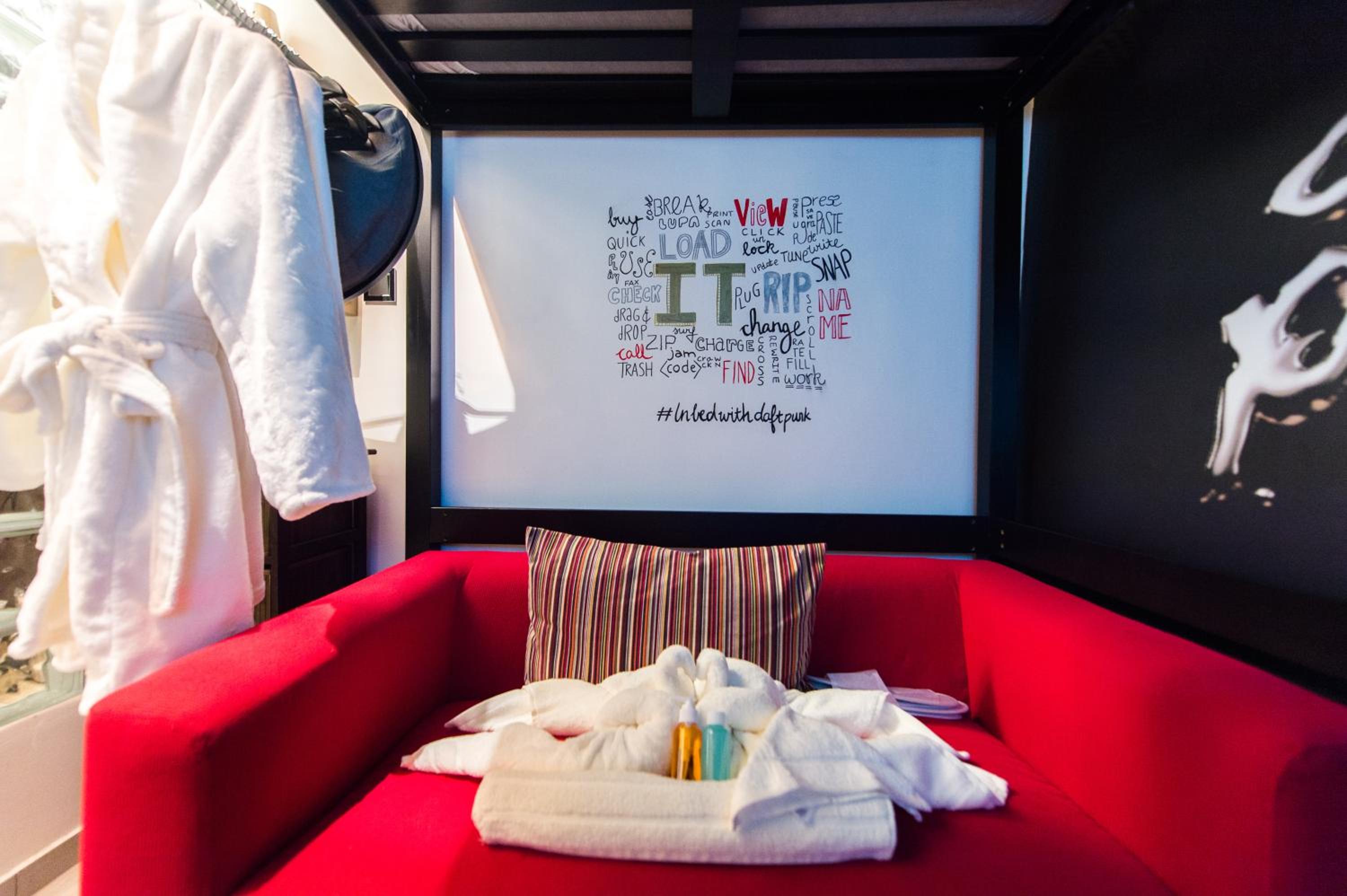 Sliema Vacations - Backstage Boutique Music Themed Townhouse - Property Image 87