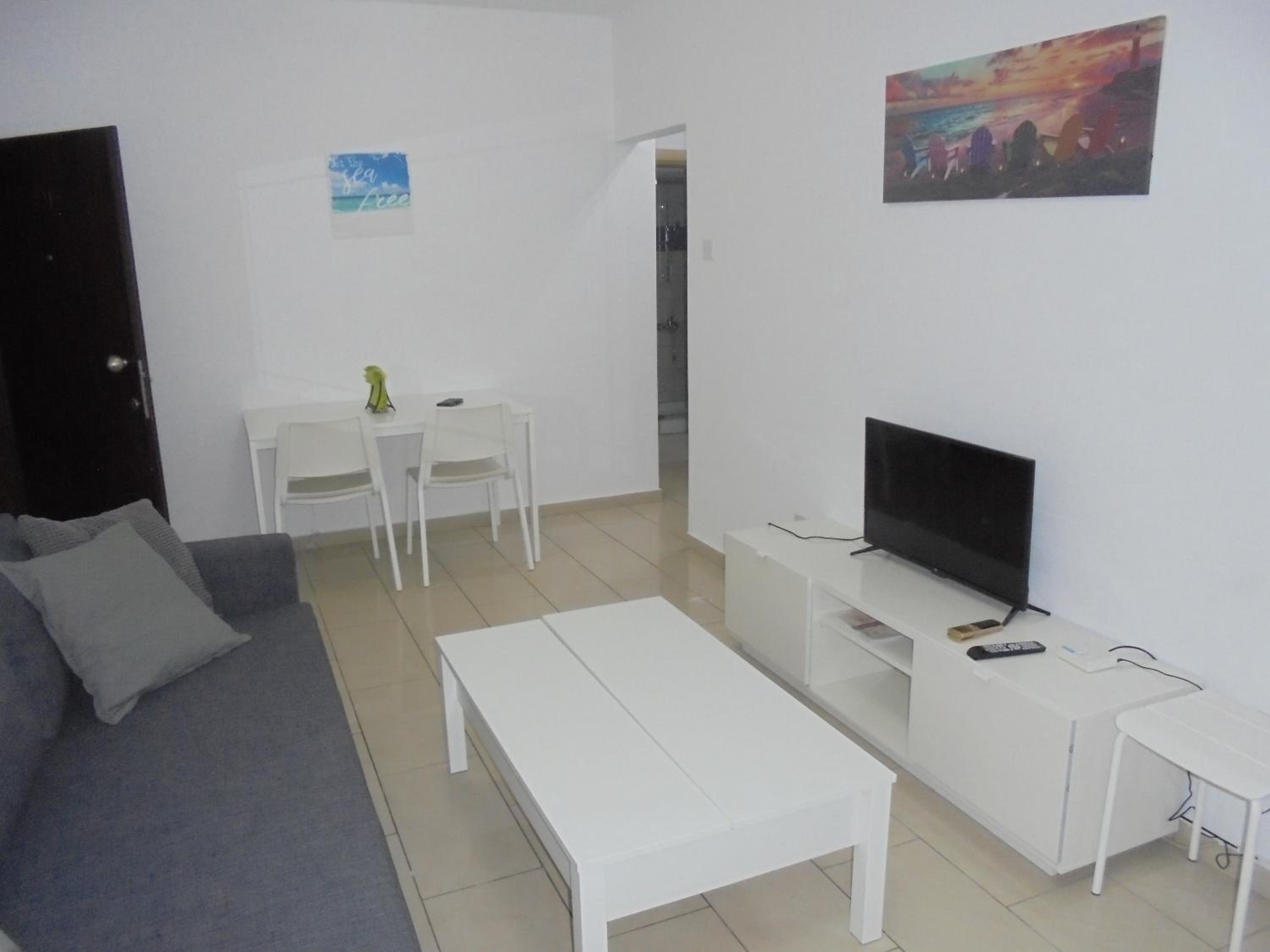 Delphi Court - large 1 bed -sleeps 4, Near sea/beach - free wifi