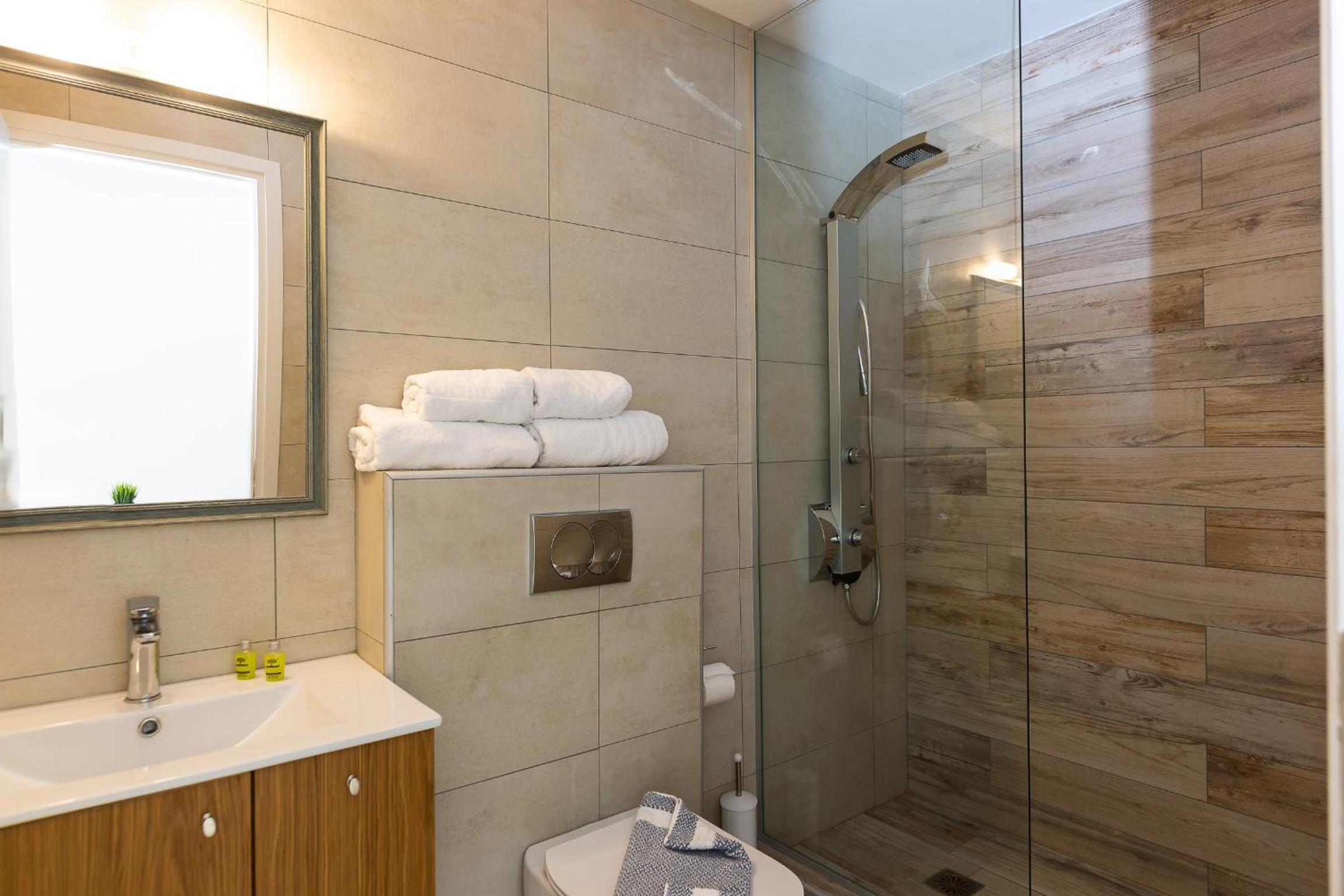 Meltemi Coast Suites