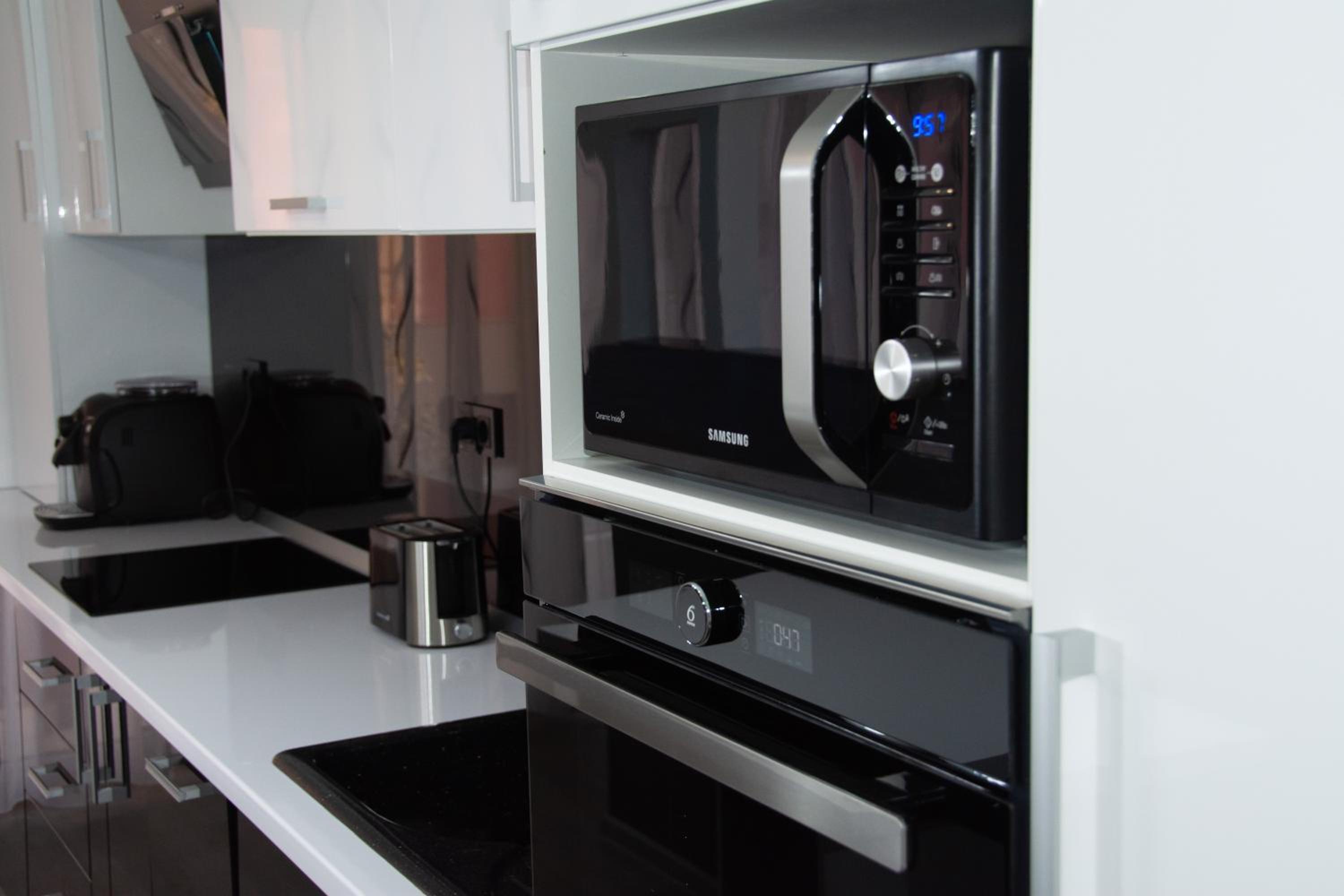 Modern minimalist apartment in Oradea view 4