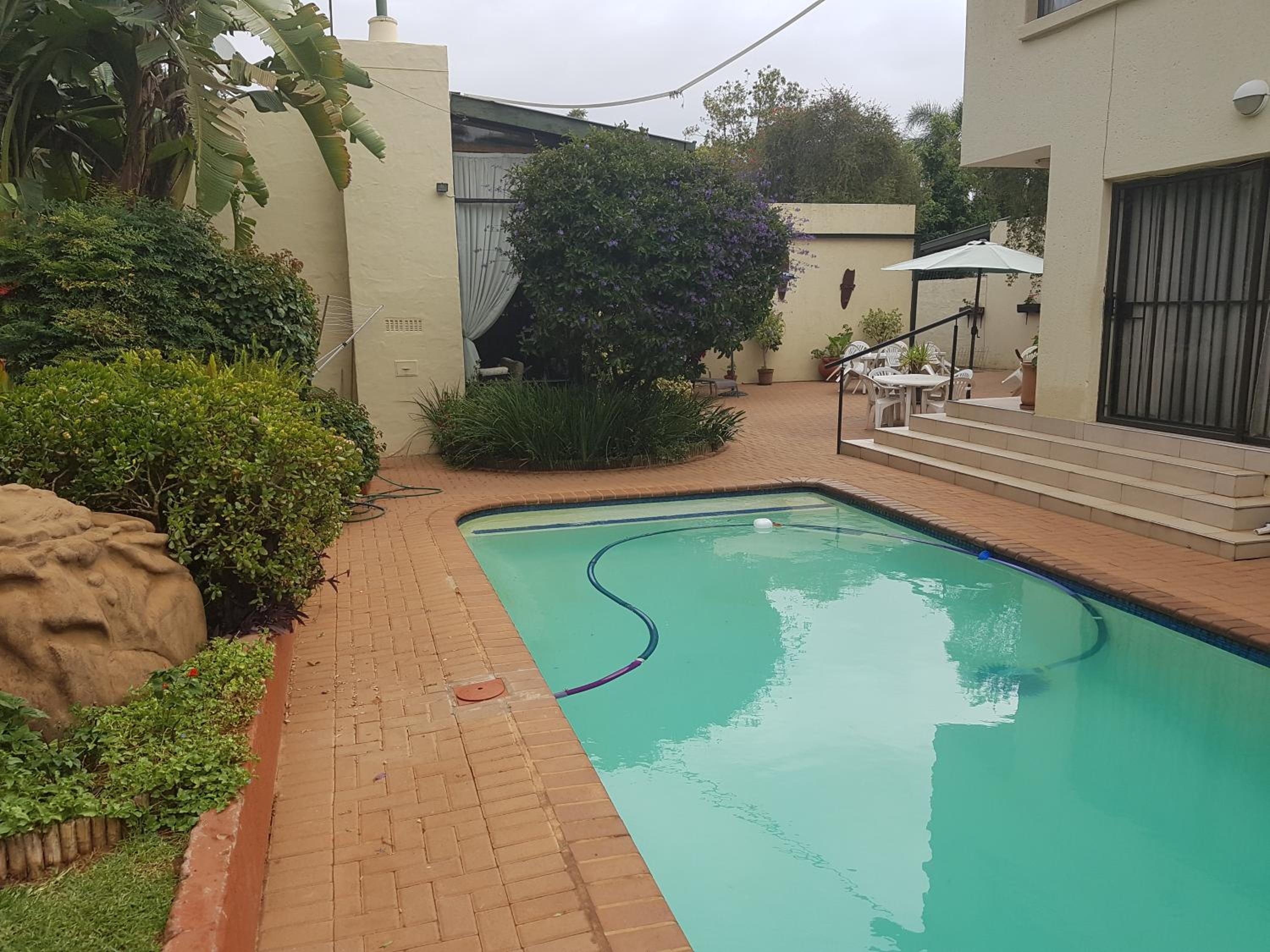 360 Eastwoods Guesthouse