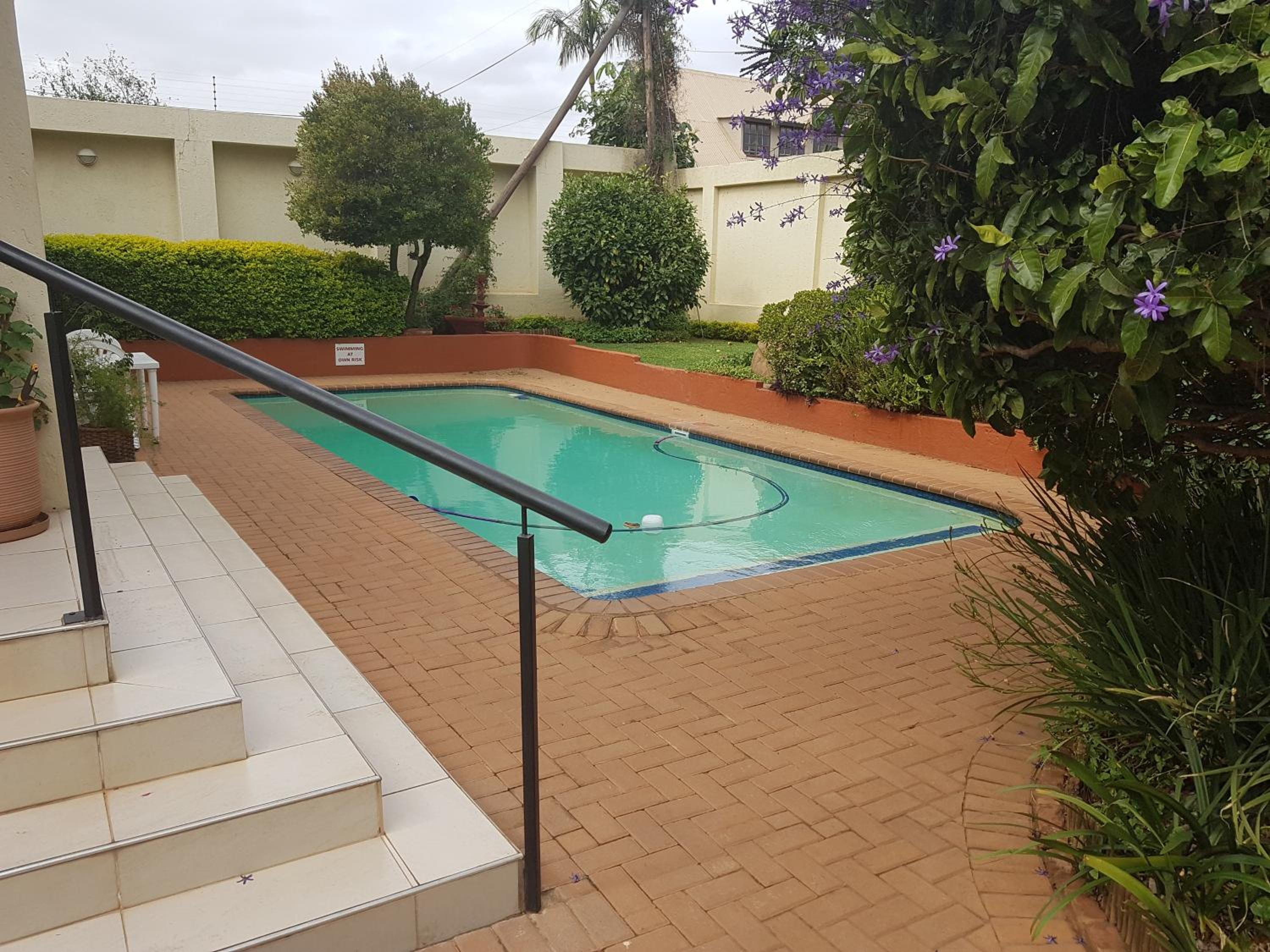 360 Eastwoods Guesthouse