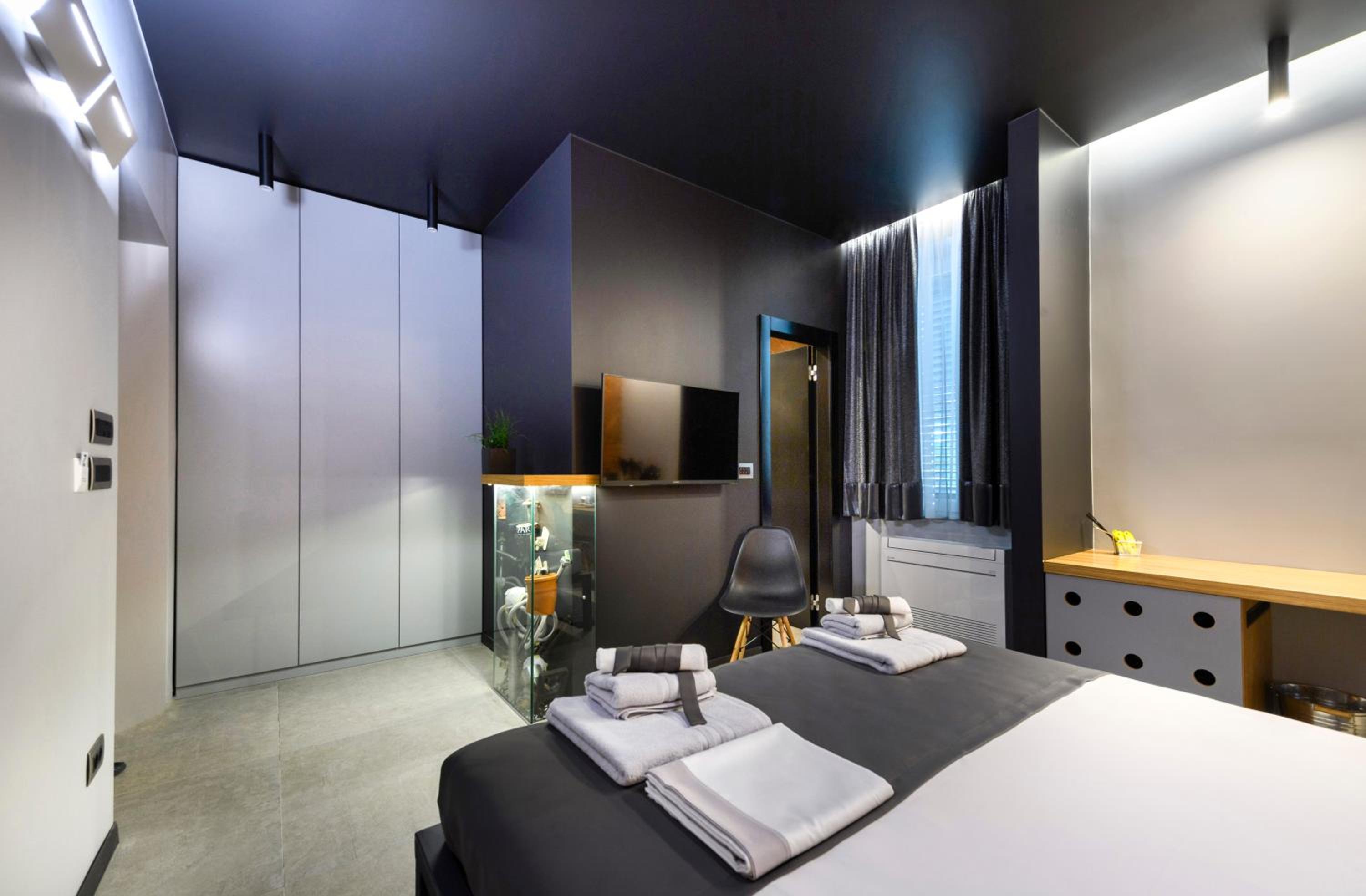 Split Industrial Design Rooms