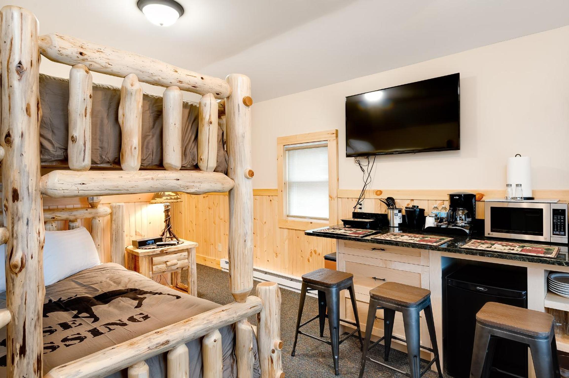 Cobble Mountain Lodge