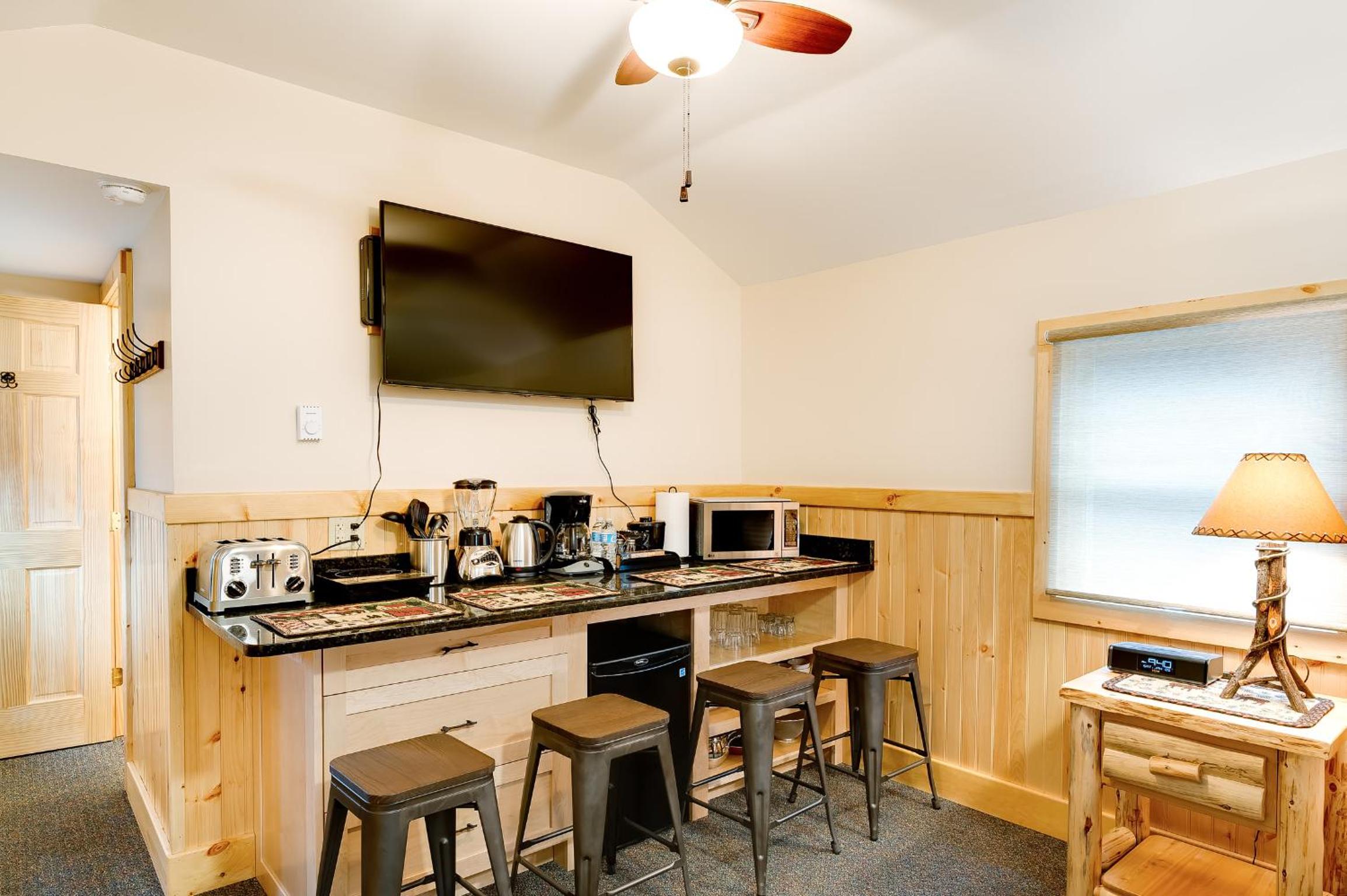 Cobble Mountain Lodge