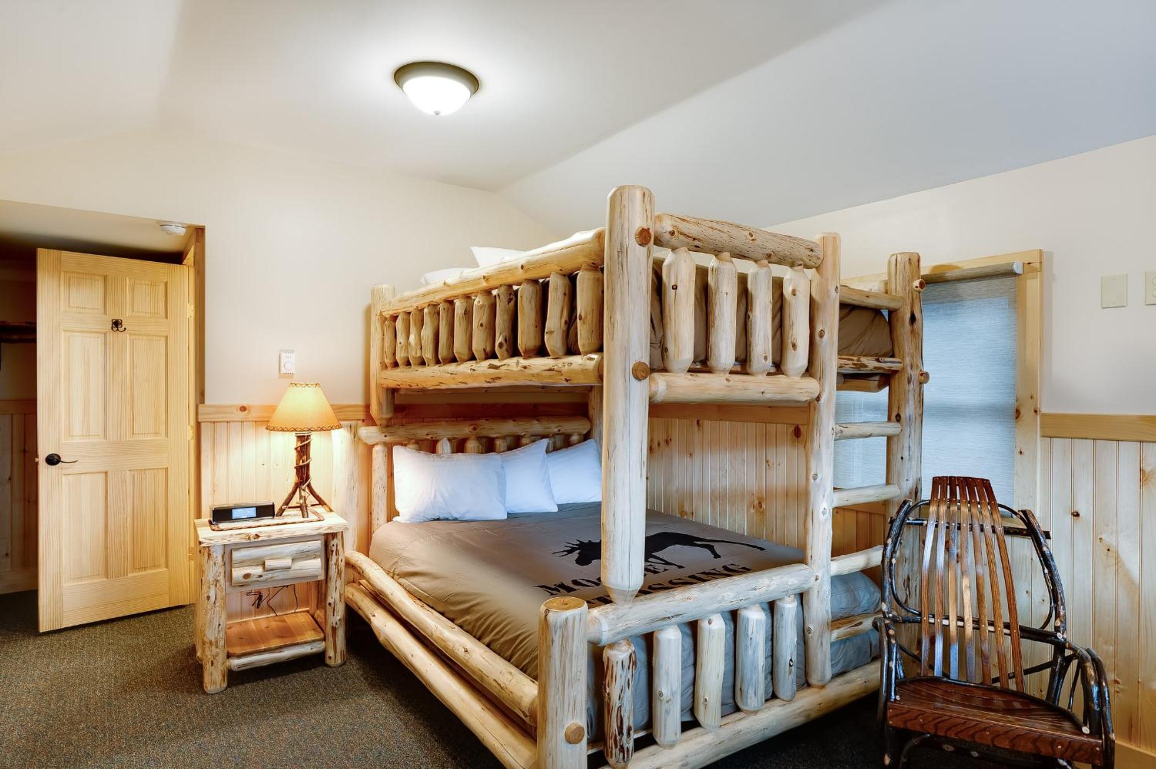 Cobble Mountain Lodge