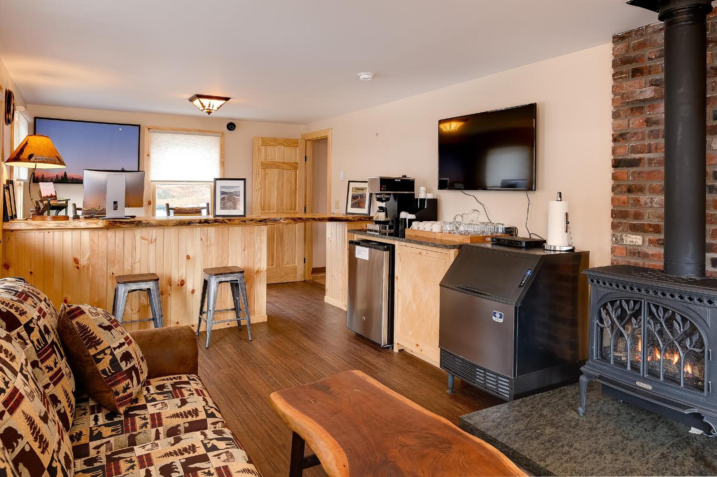 Cobble Mountain Lodge