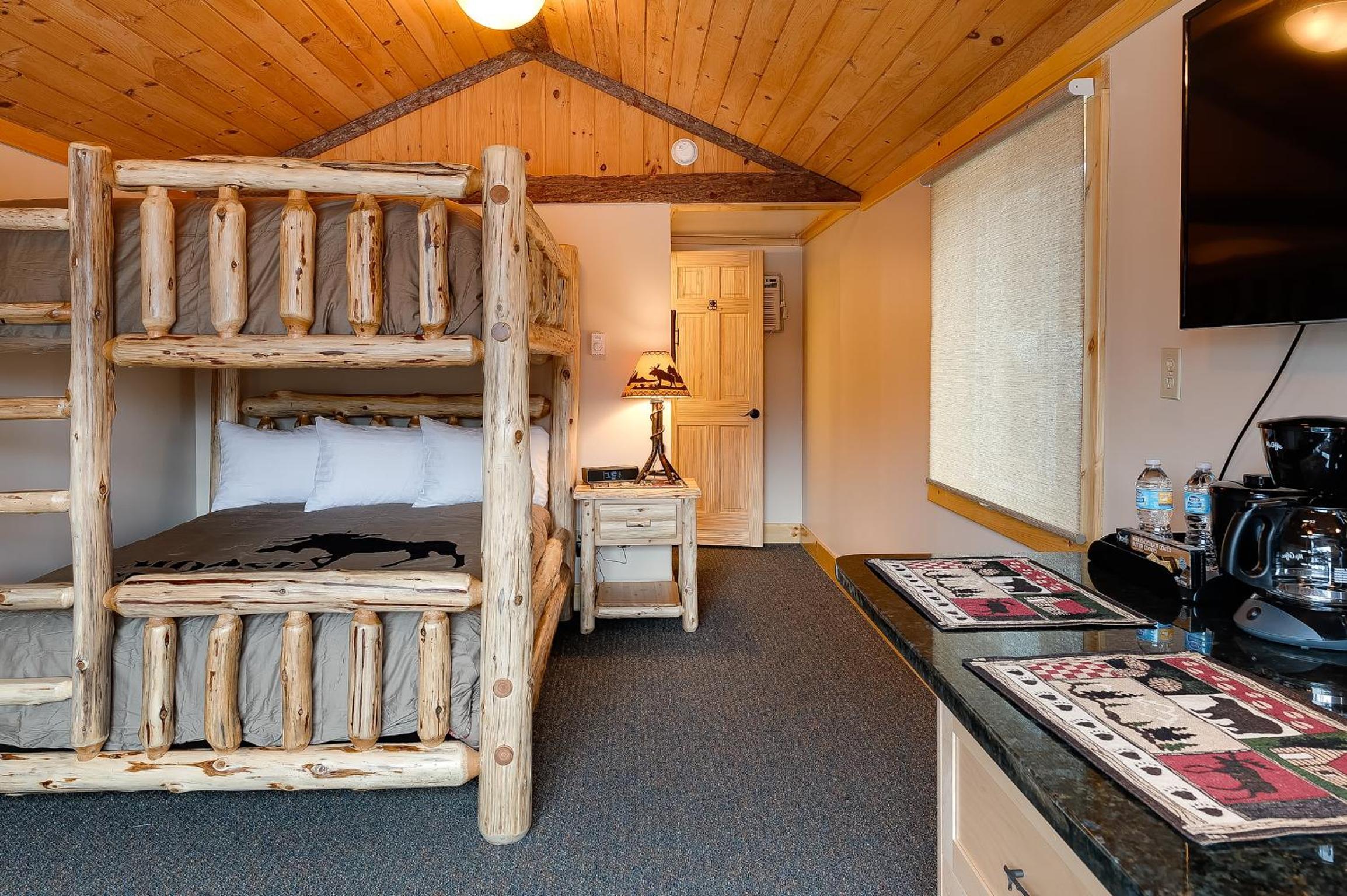 Cobble Mountain Lodge