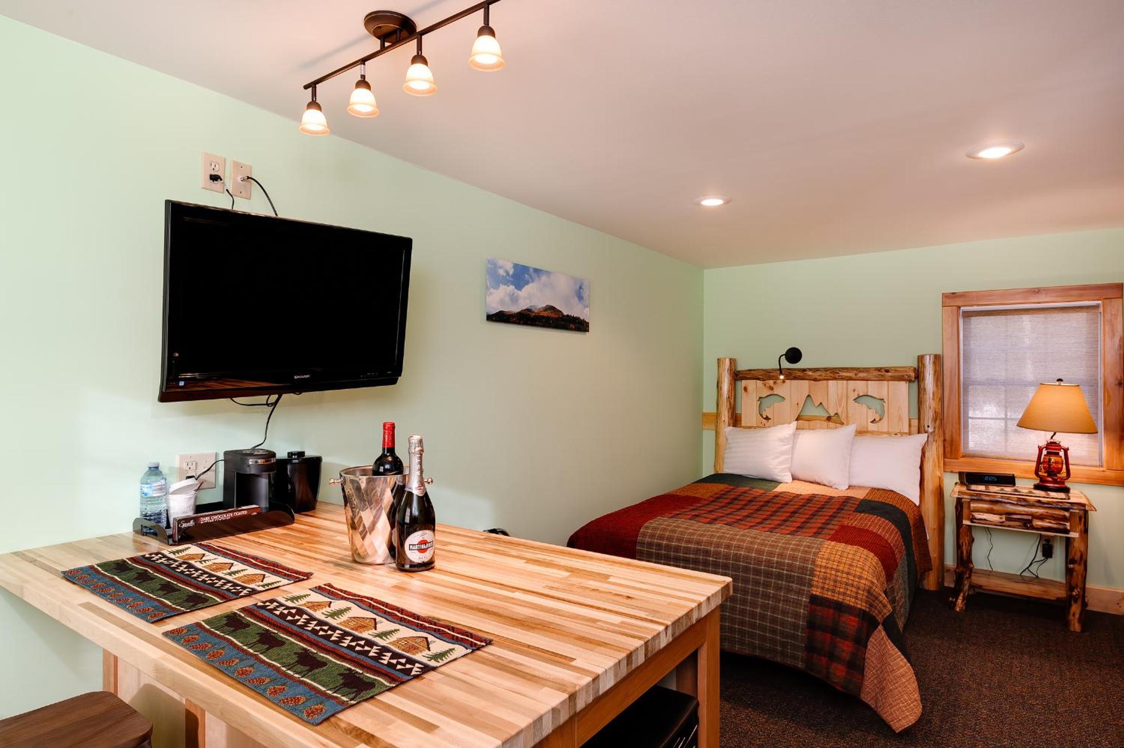 Cobble Mountain Lodge