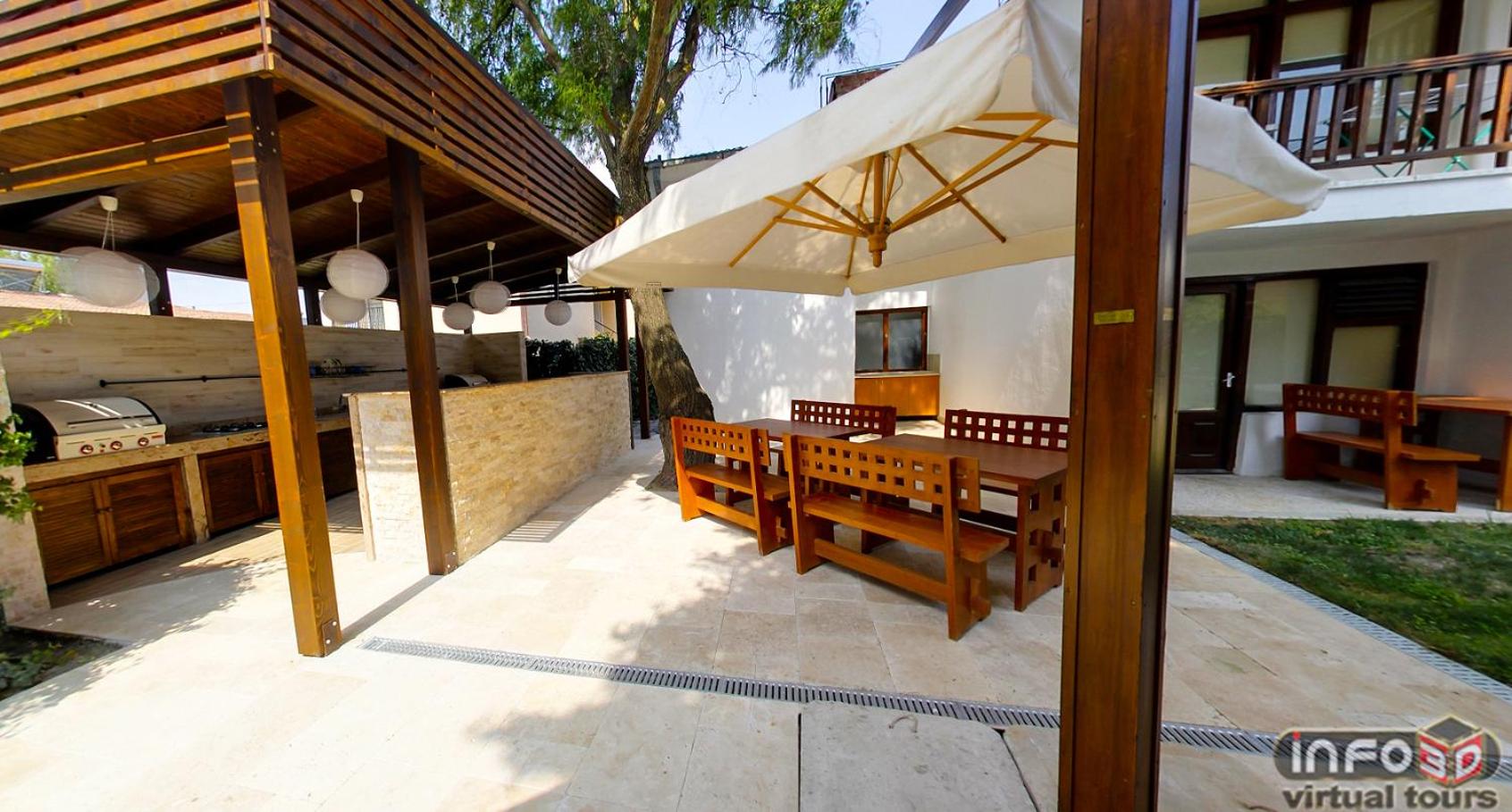 Hostel White Inn view 2