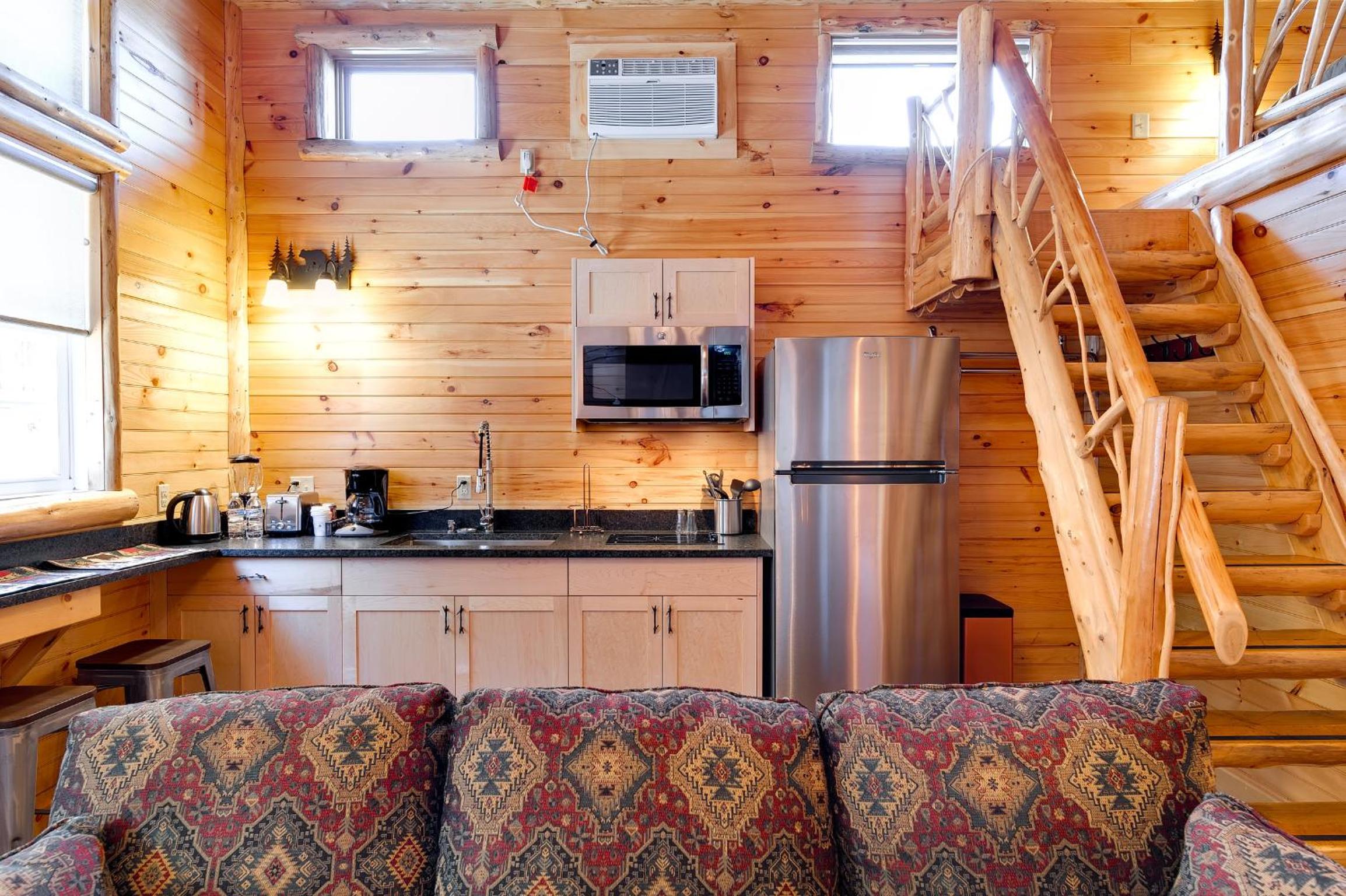 Cobble Mountain Lodge