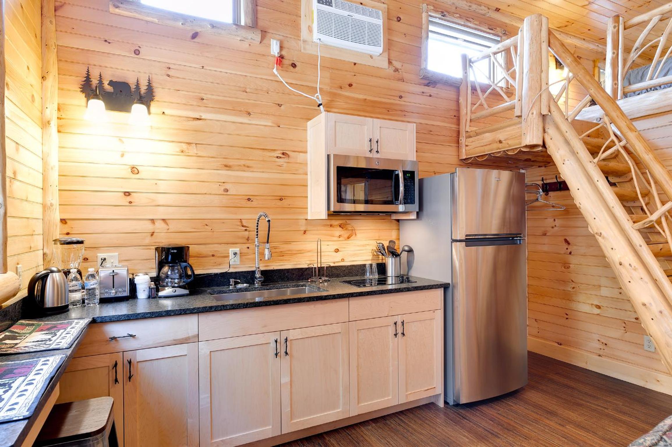 Cobble Mountain Lodge
