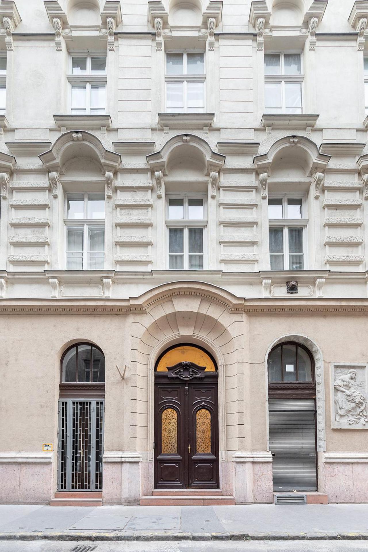 Erkel Boutique Apartment–Chic flat by Market Hall view 2