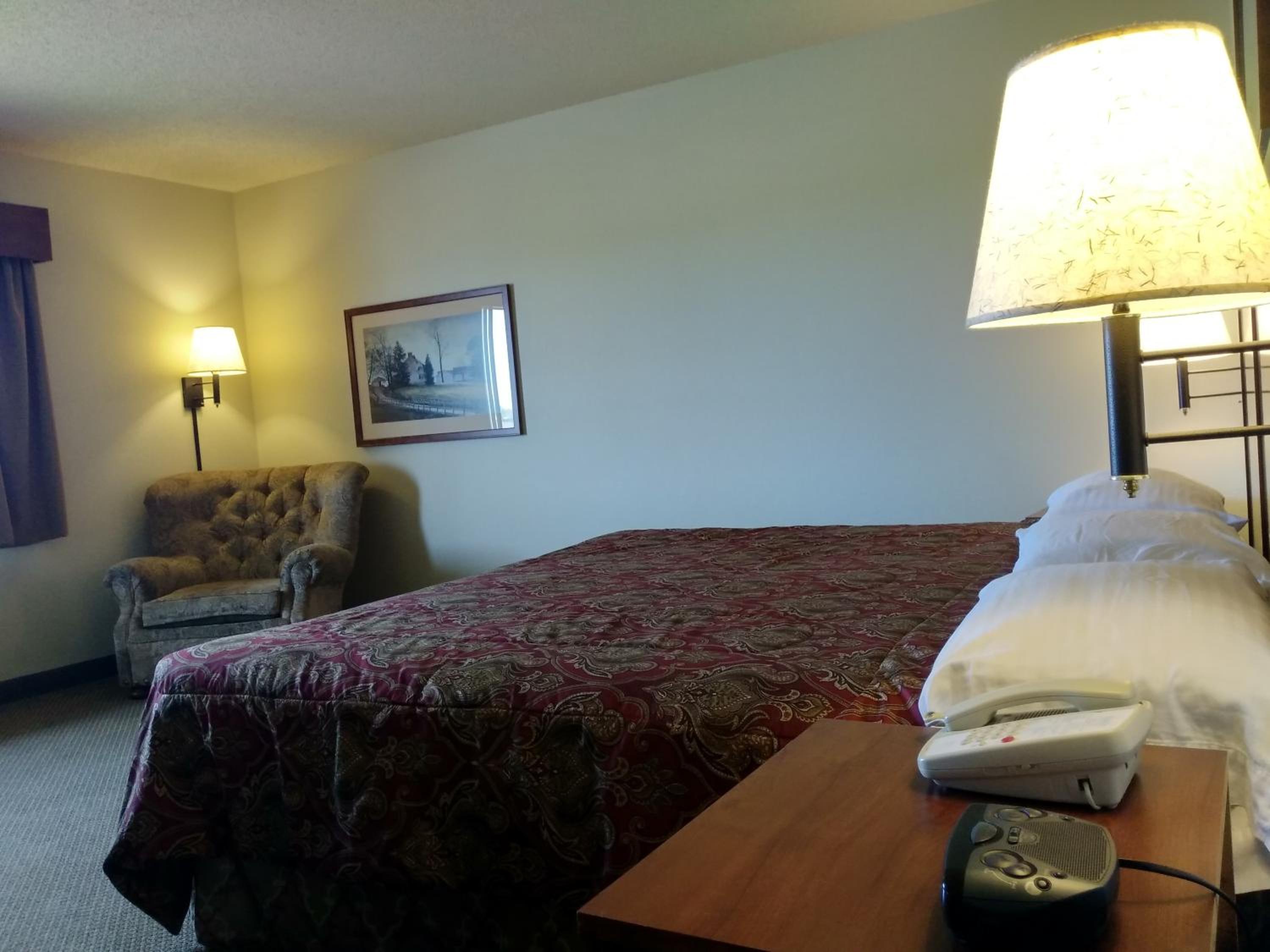 Madelia Hotel & Suites