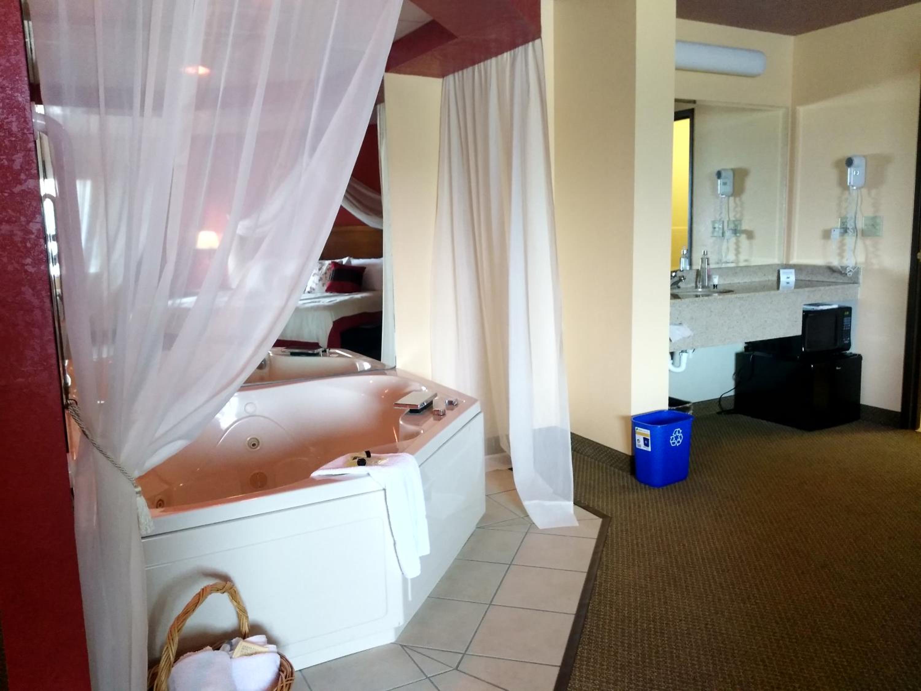 Madelia Hotel & Suites