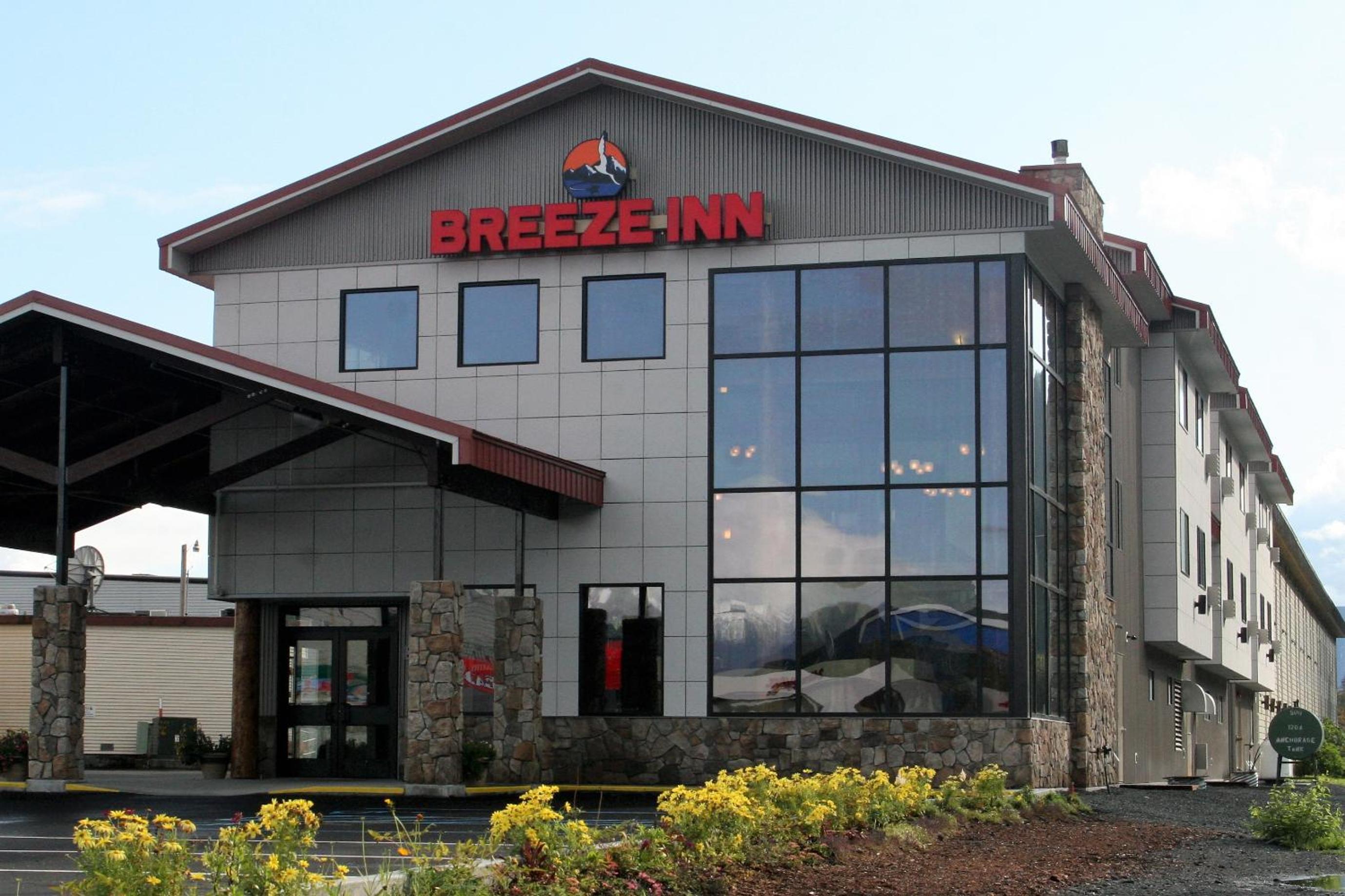 Breeze Inn Hotel & Motel