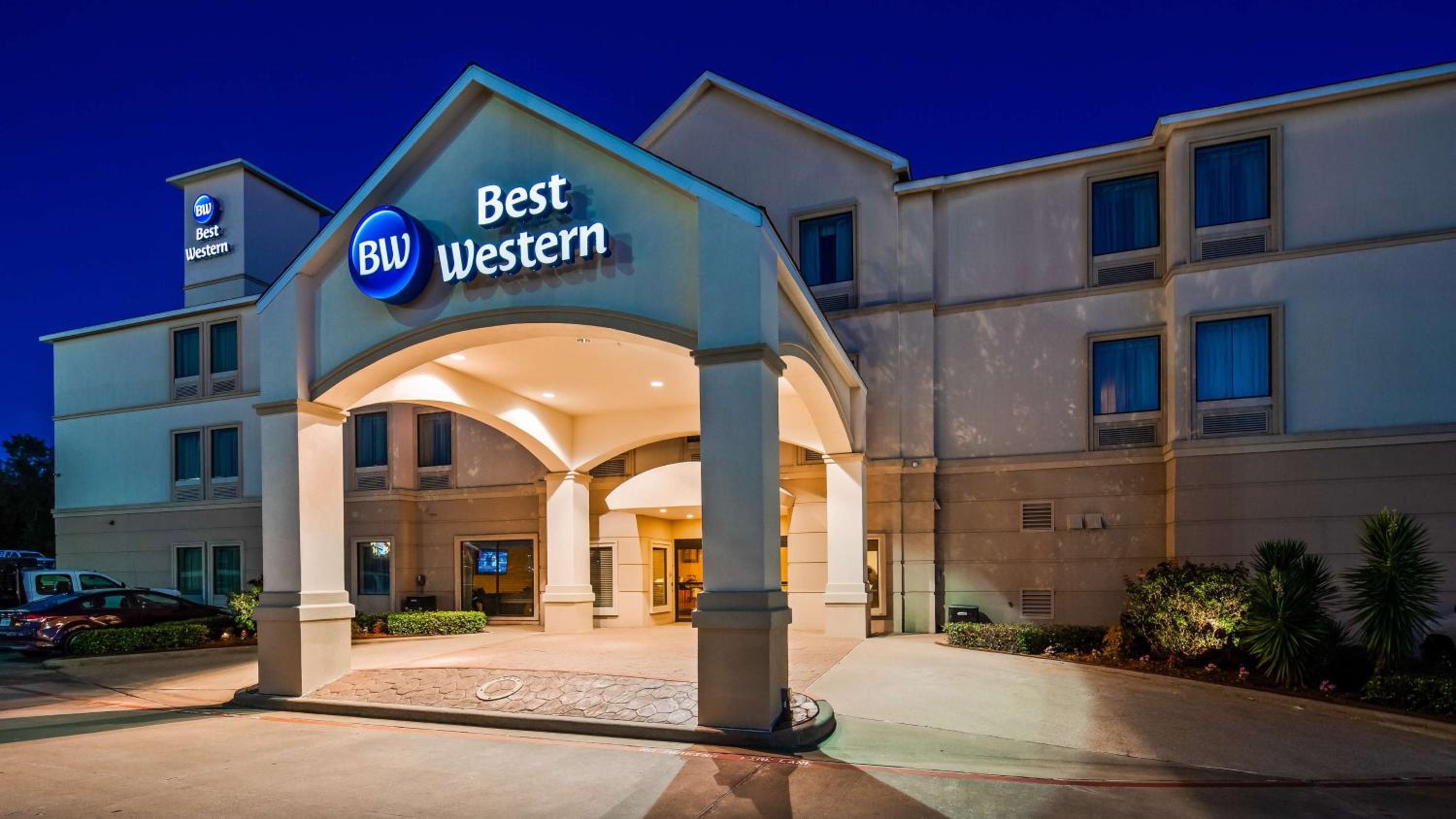 Longview Vacations - Best Western Longview - Property Image 1