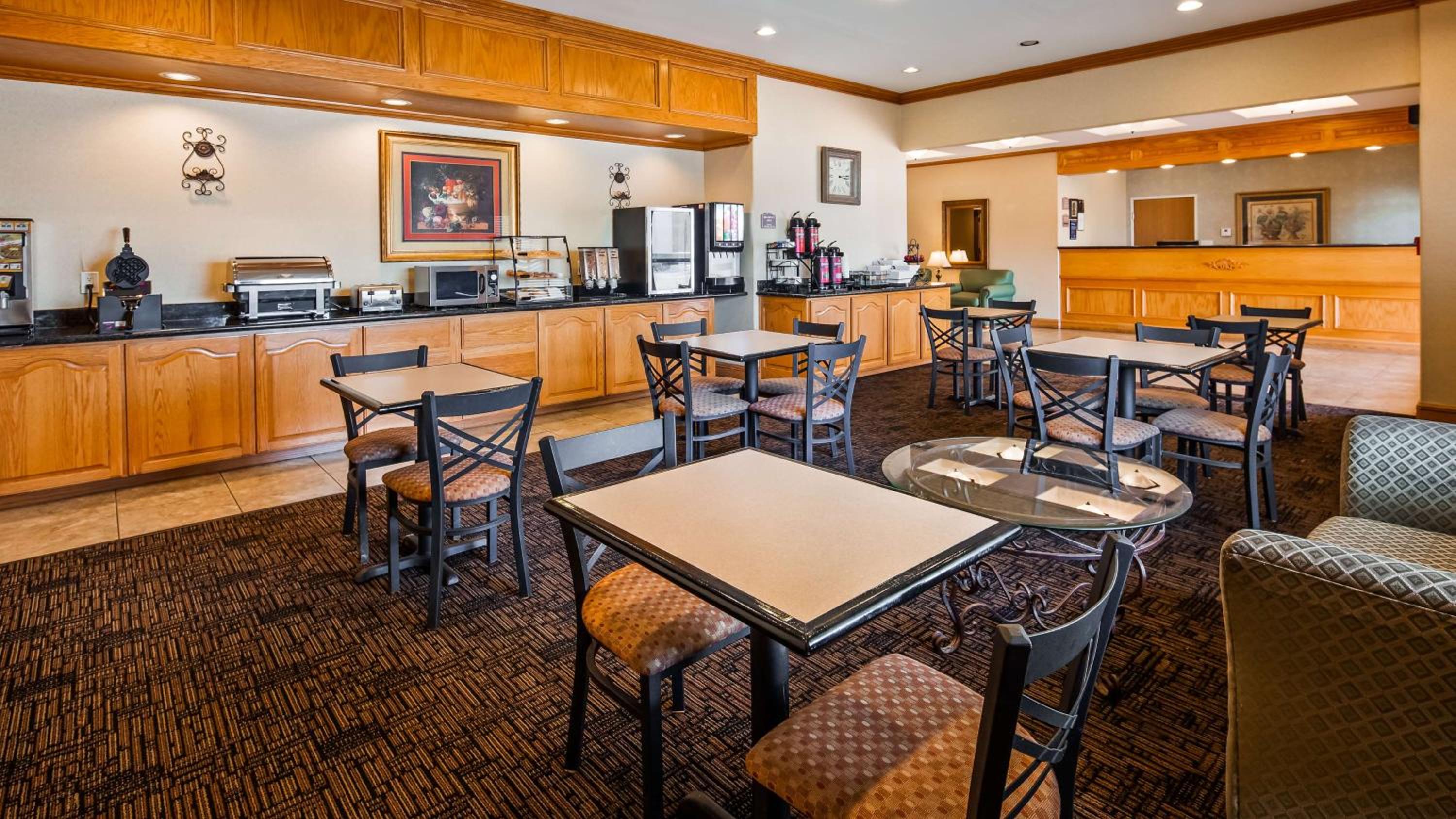 Longview Vacations - Best Western Longview - Property Image 6