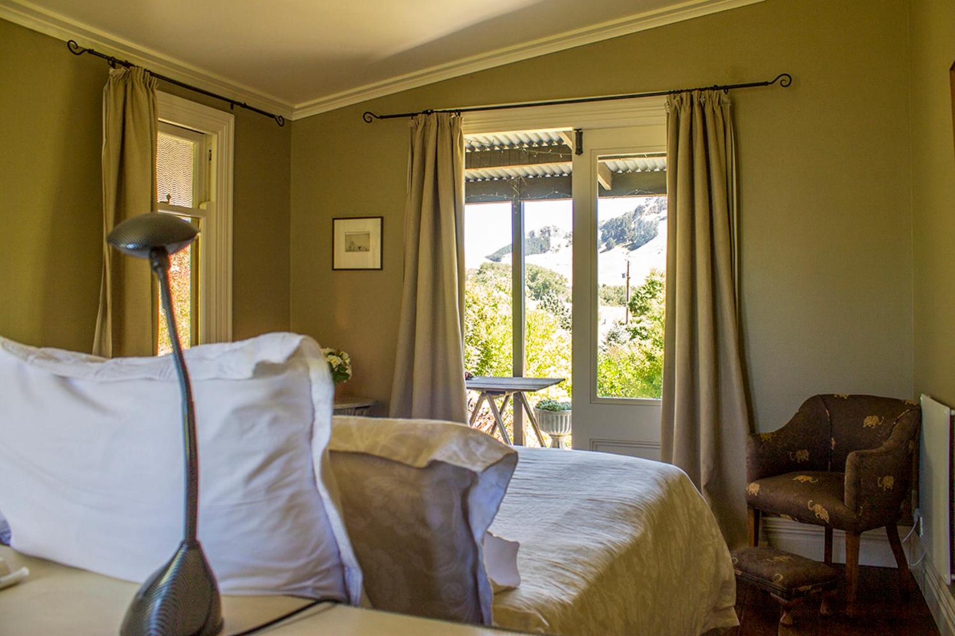 Secluded Haven Near Bush, Beach & Havelock North view 3