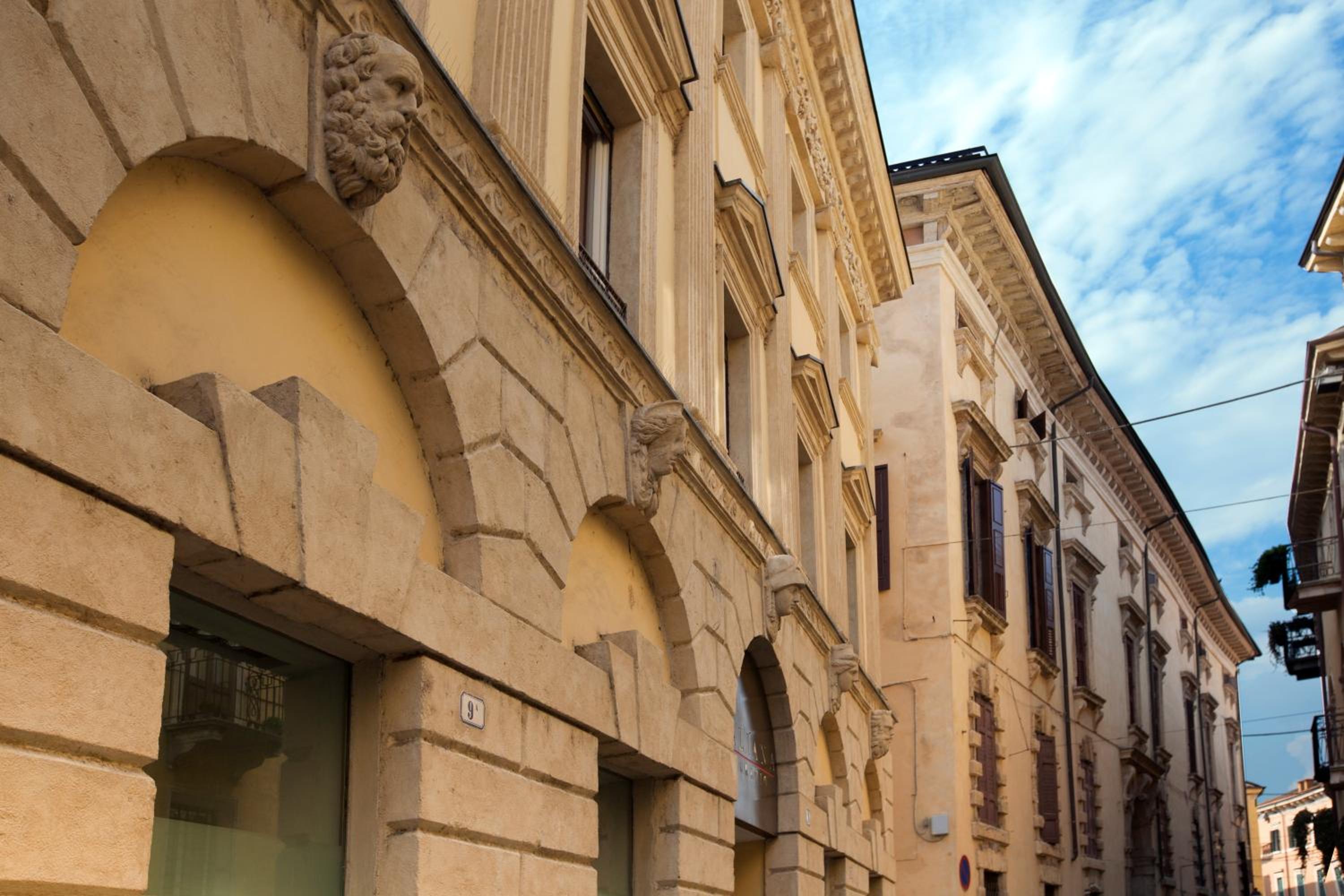 Hotel Oriana Homèl Verona - Image 1