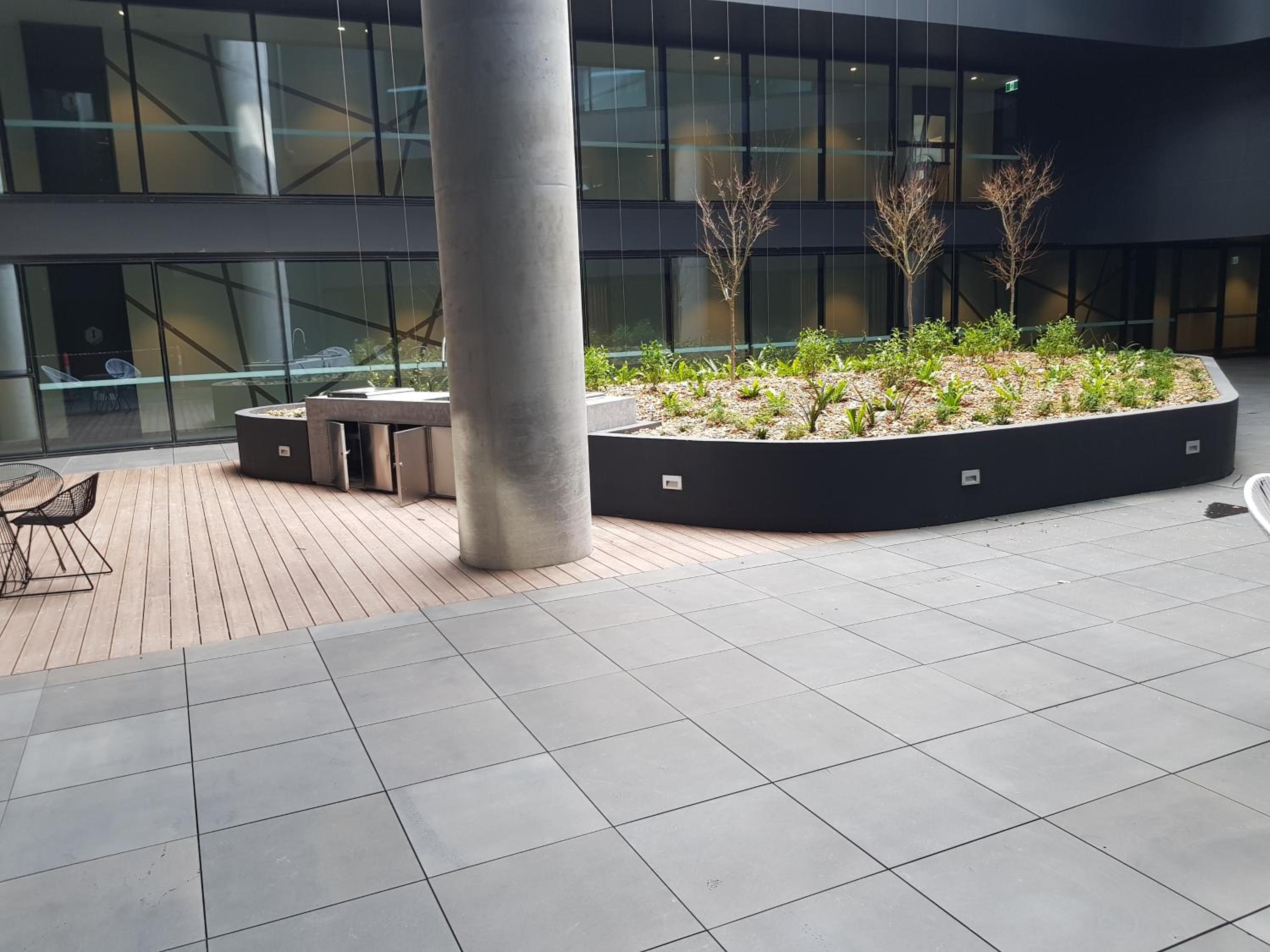 Ivanhoe Apartments