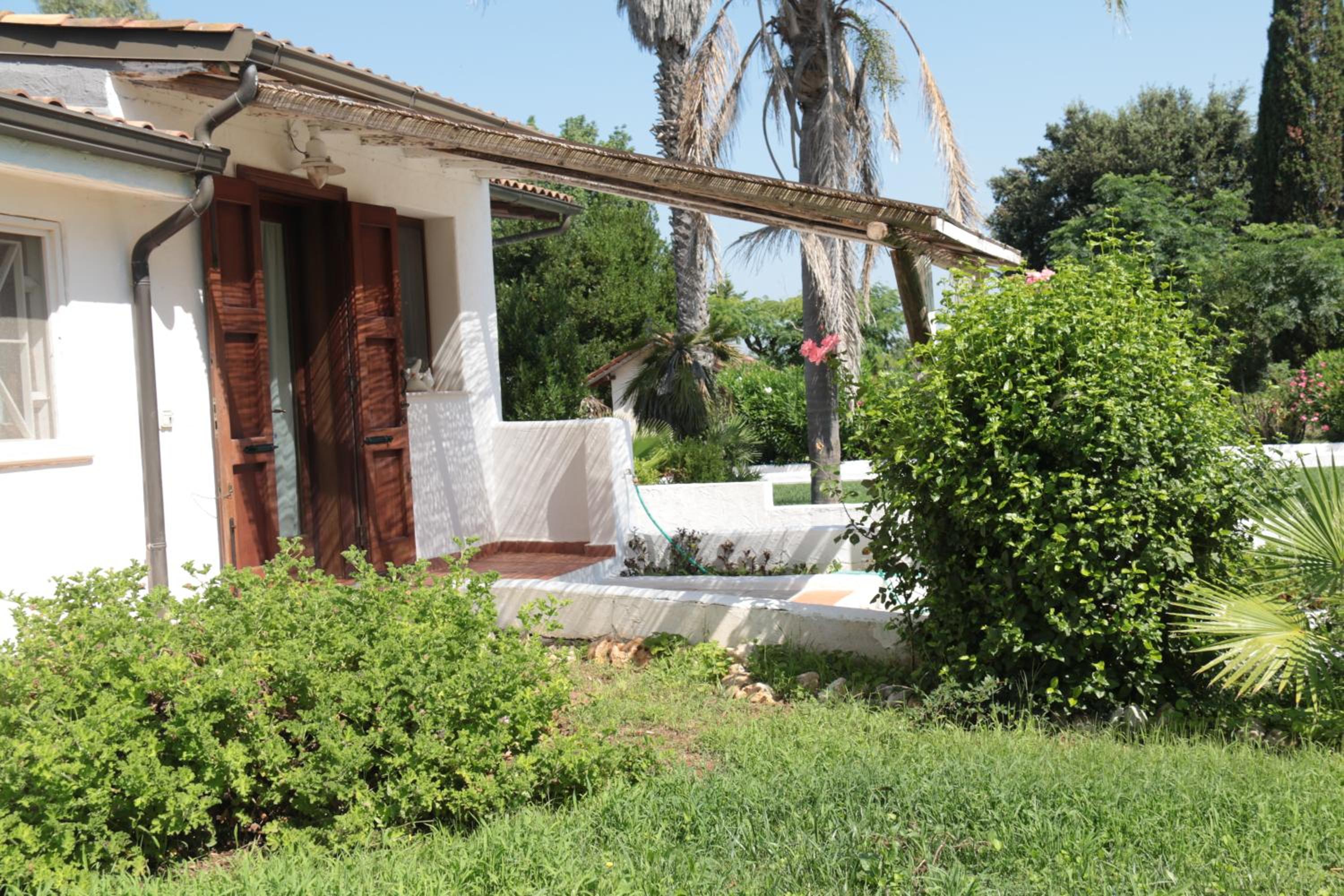 Villa Vetti - Exclusive Garden & Pool Retreat
