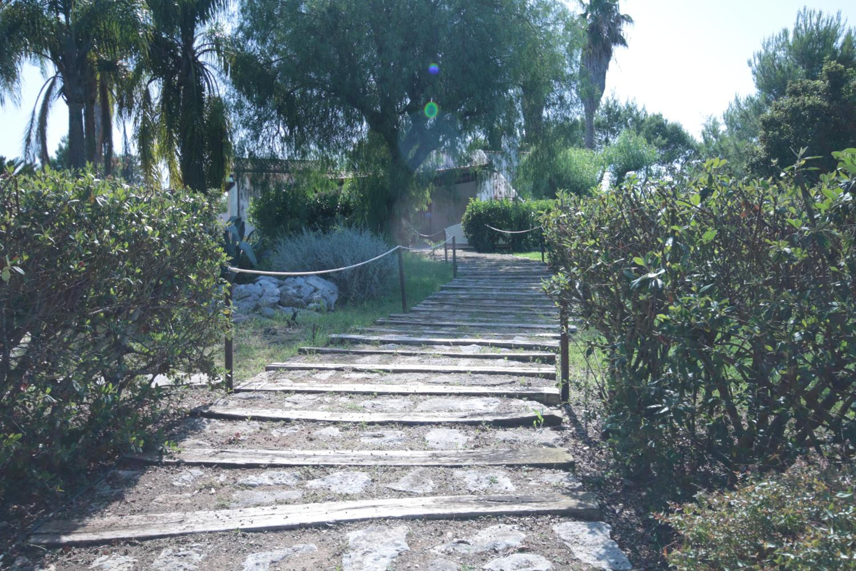 Villa Vetti - Exclusive Garden & Pool Retreat