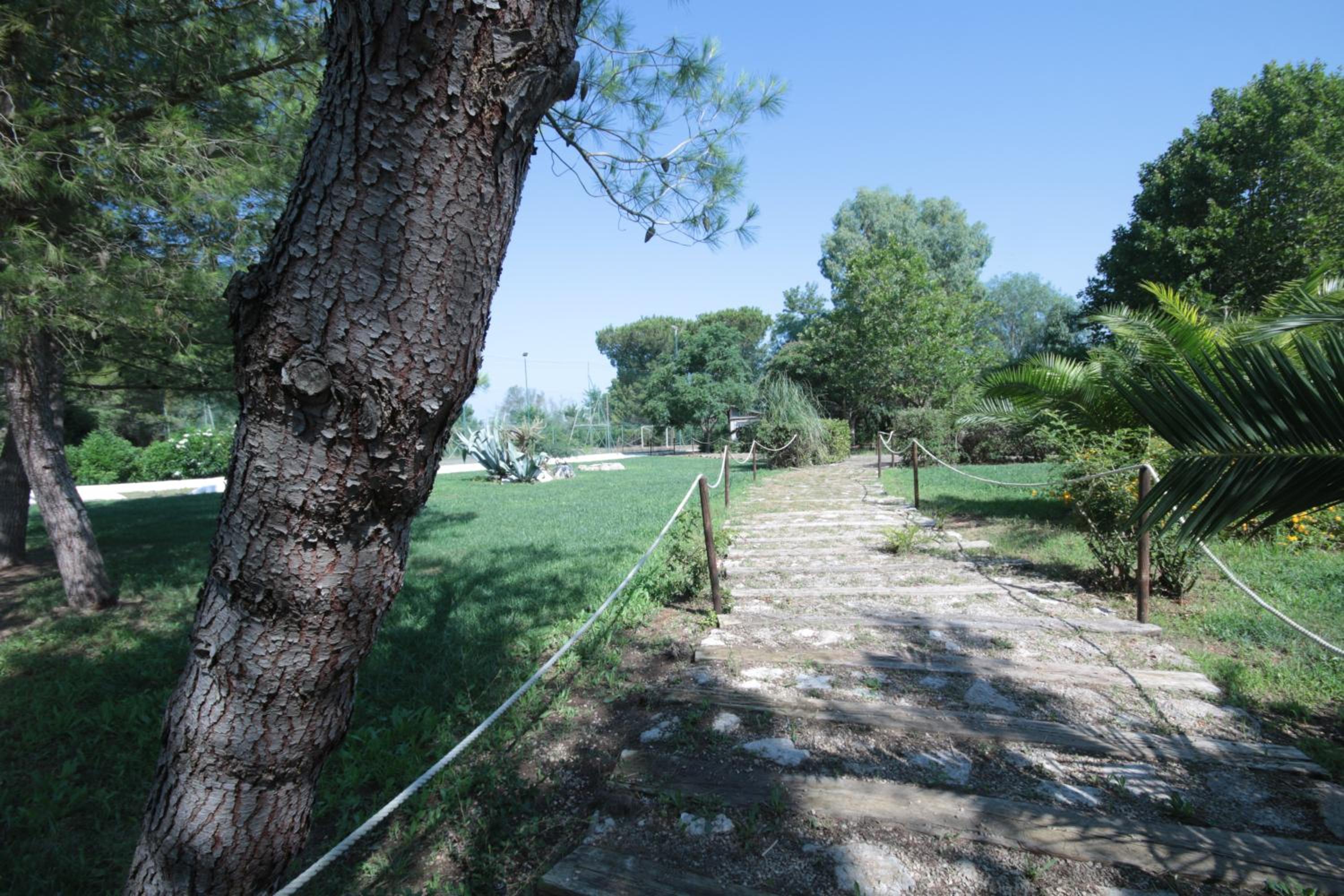 Villa Vetti - Exclusive Garden & Pool Retreat