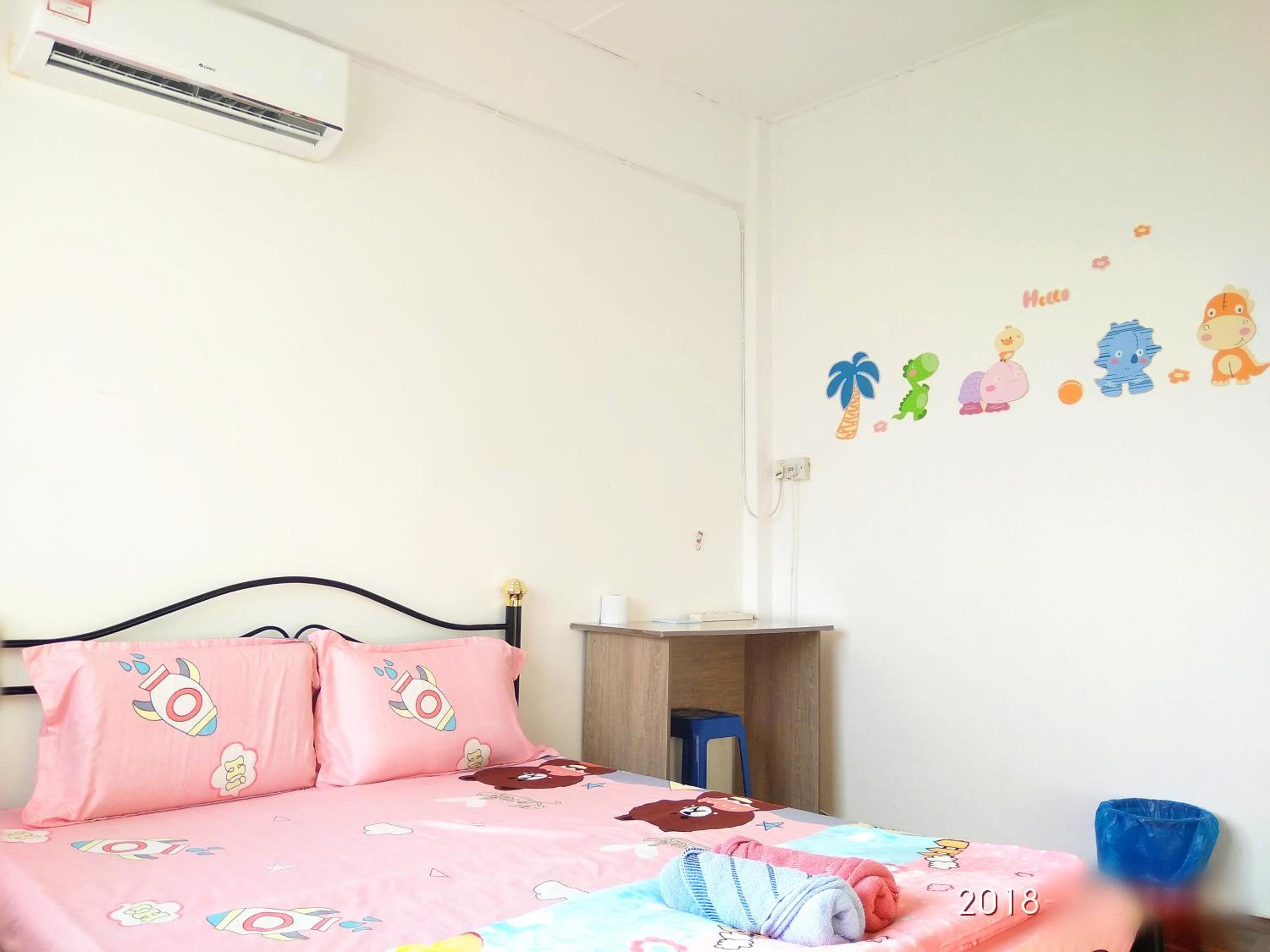 H Homestay Sibu - 1000Mbps 1Gbps Wifi, Astro & Auto Gate Parking Semi Detached House!