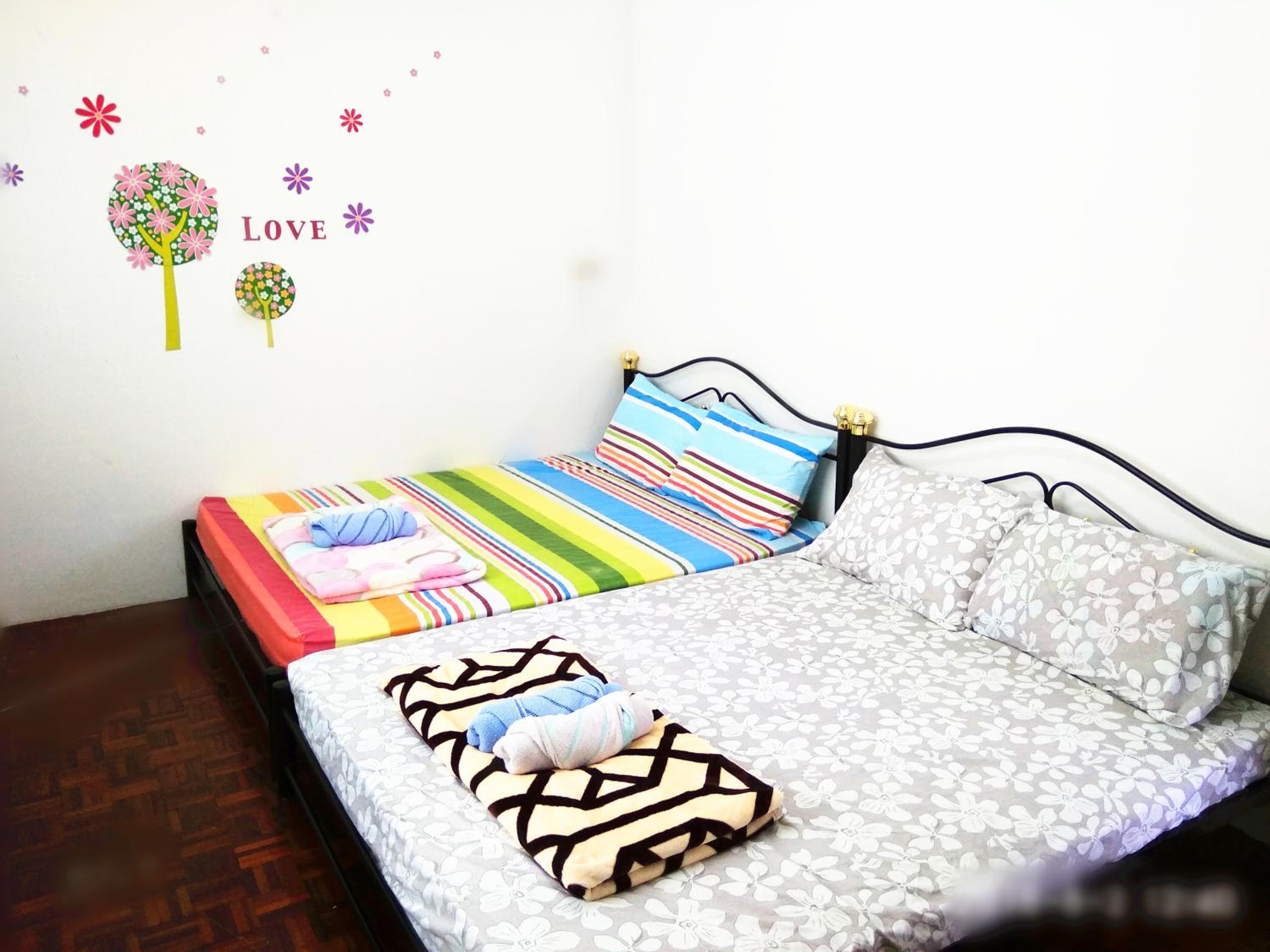 H Homestay Sibu - 1000Mbps 1Gbps Wifi, Astro & Auto Gate Parking Semi Detached House!