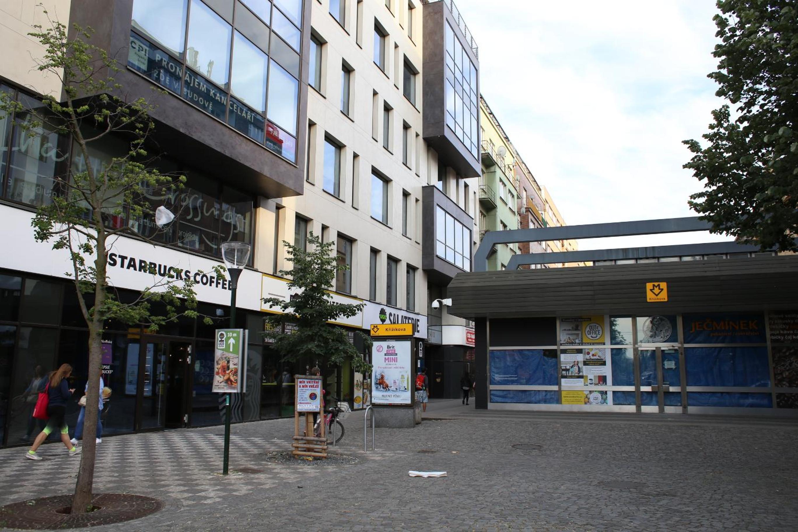 Golden Family Apartments