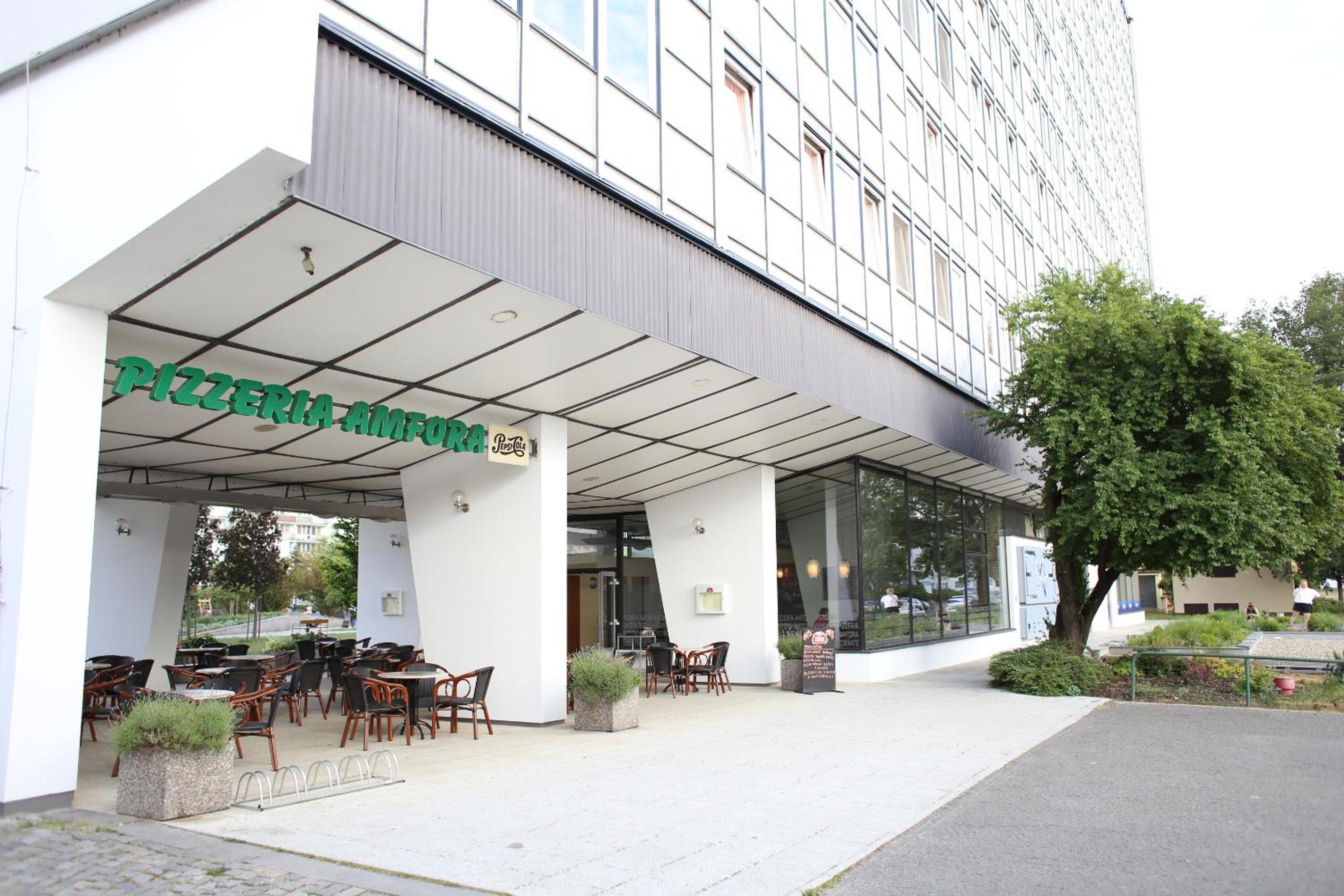 Golden Family Apartments