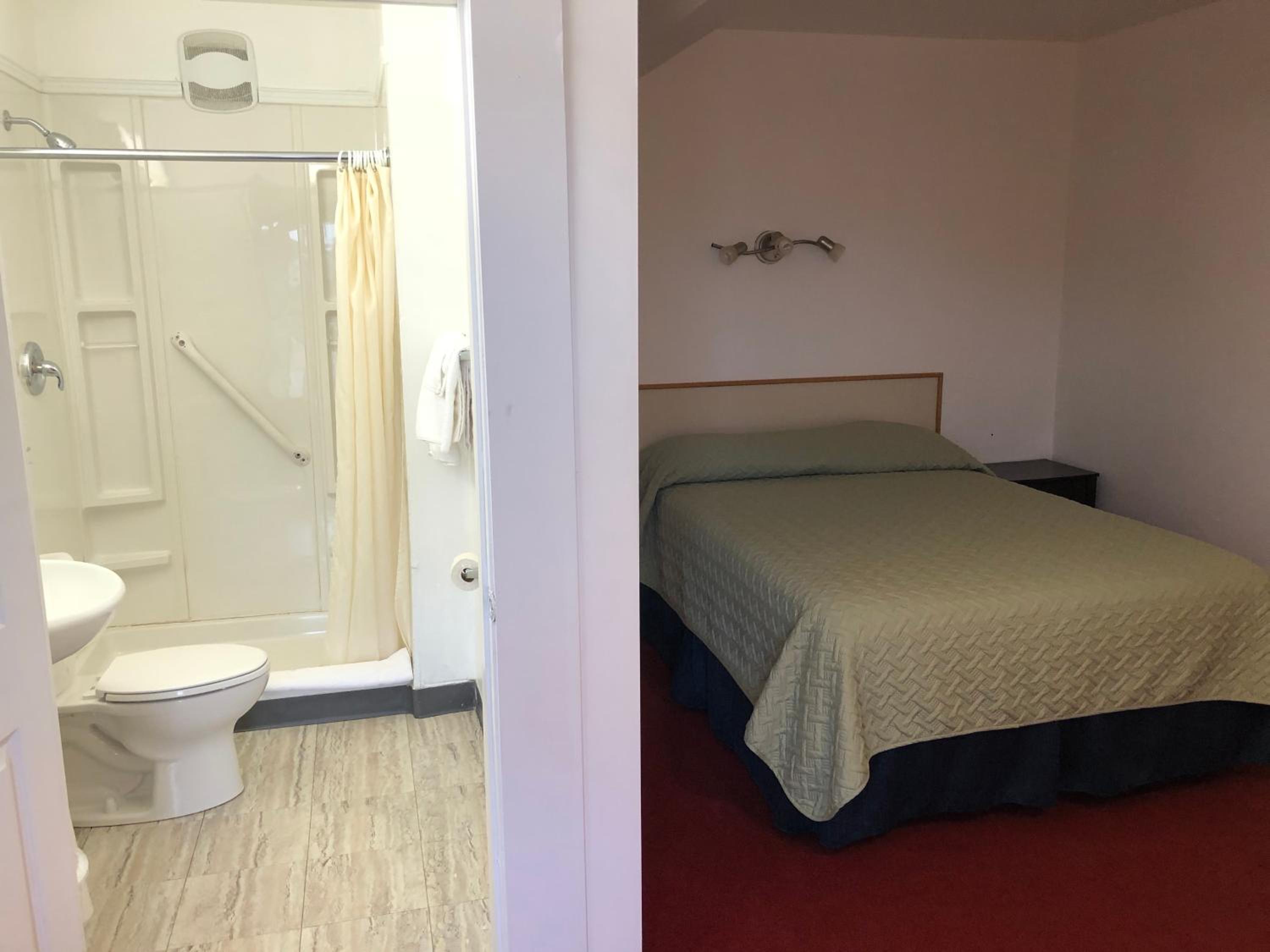 Voyageur Motel
