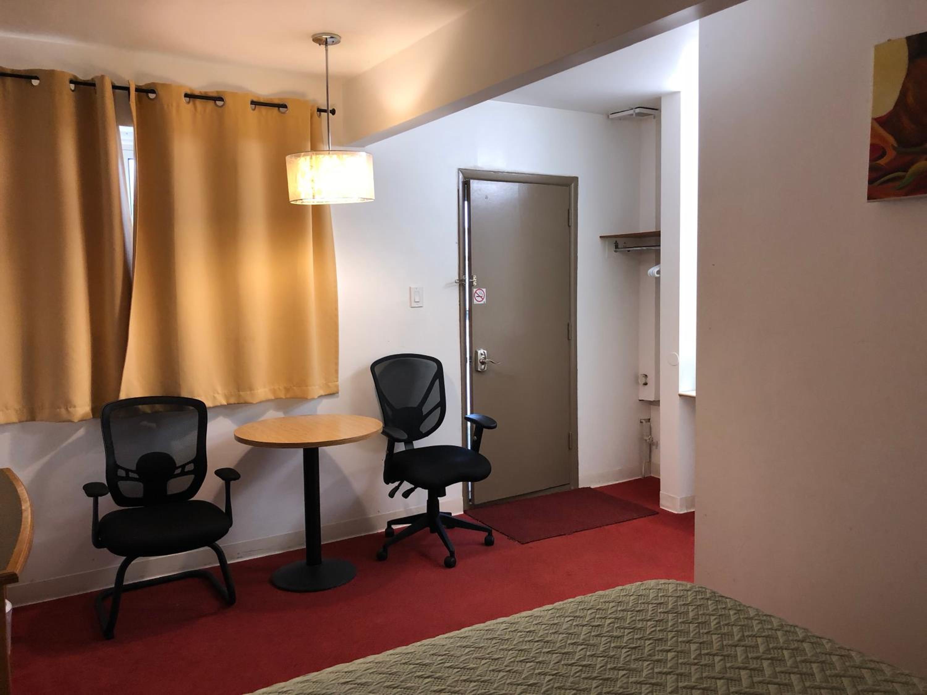 Voyageur Motel