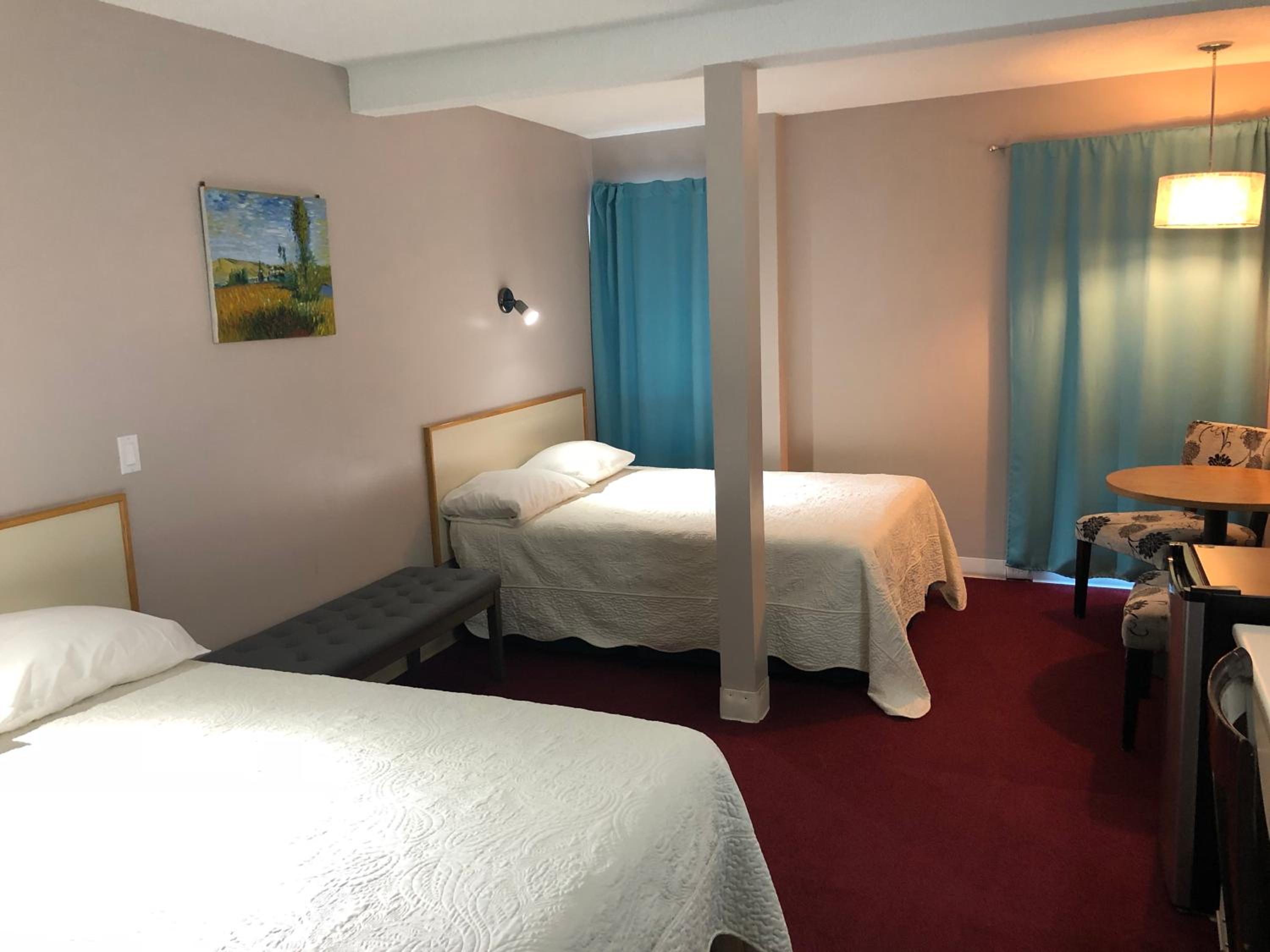 Voyageur Motel