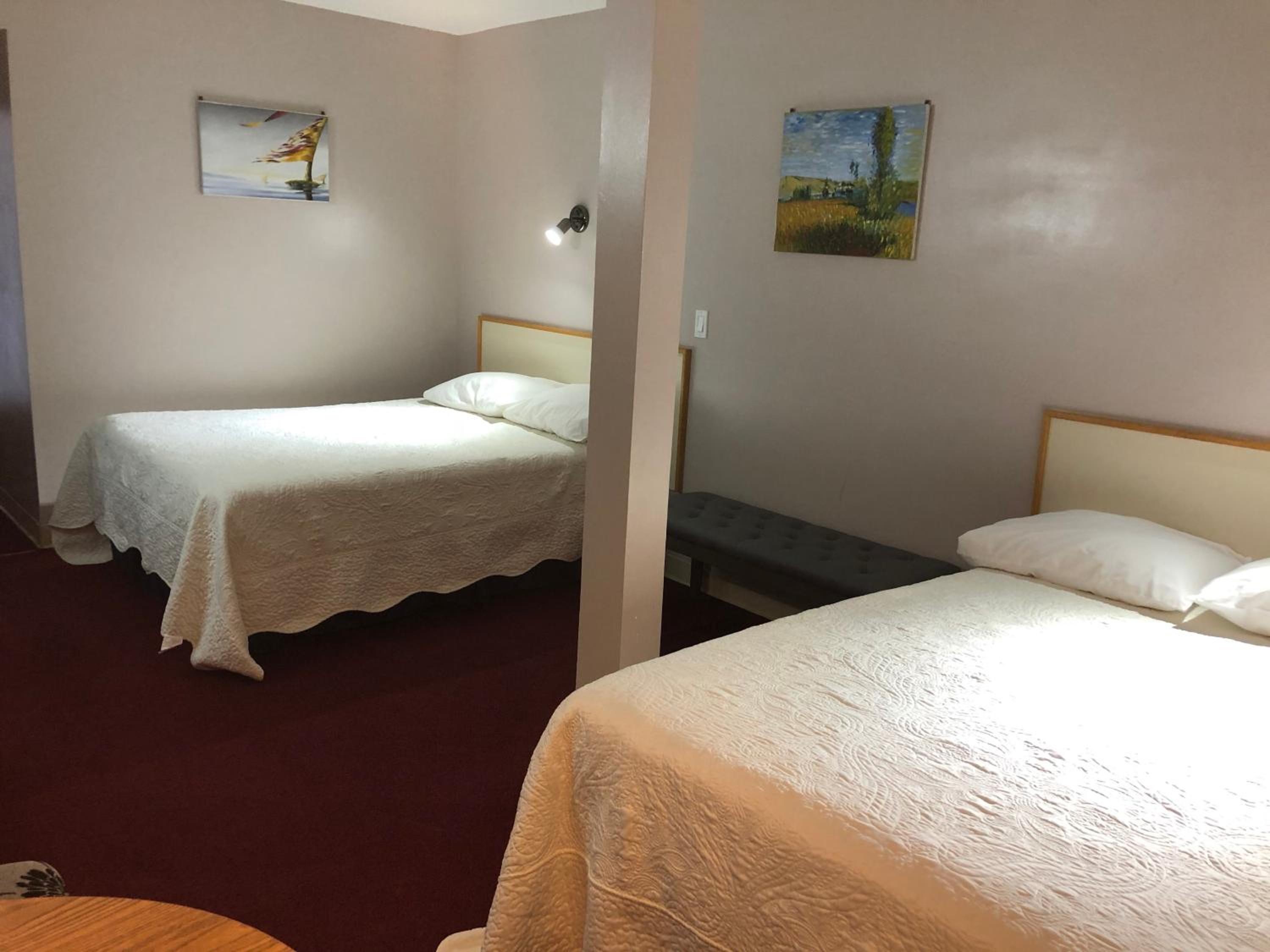 Voyageur Motel